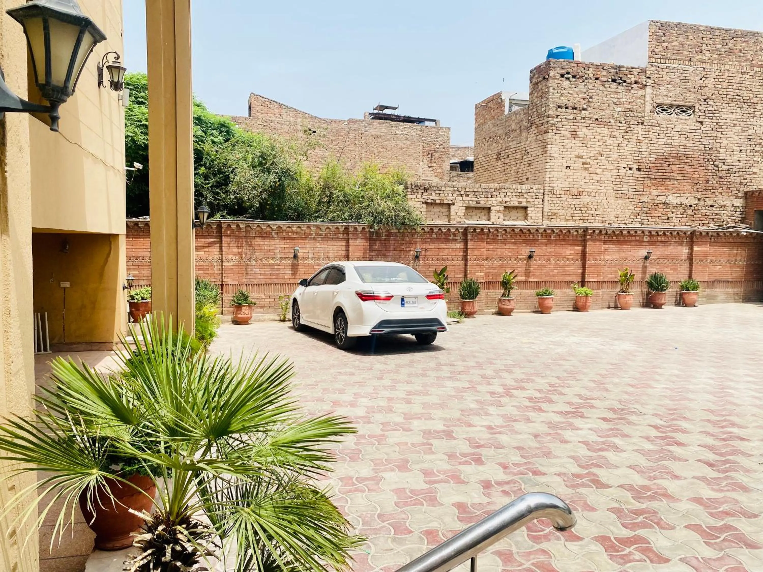 Parking in HOTEL ROYAL ONE