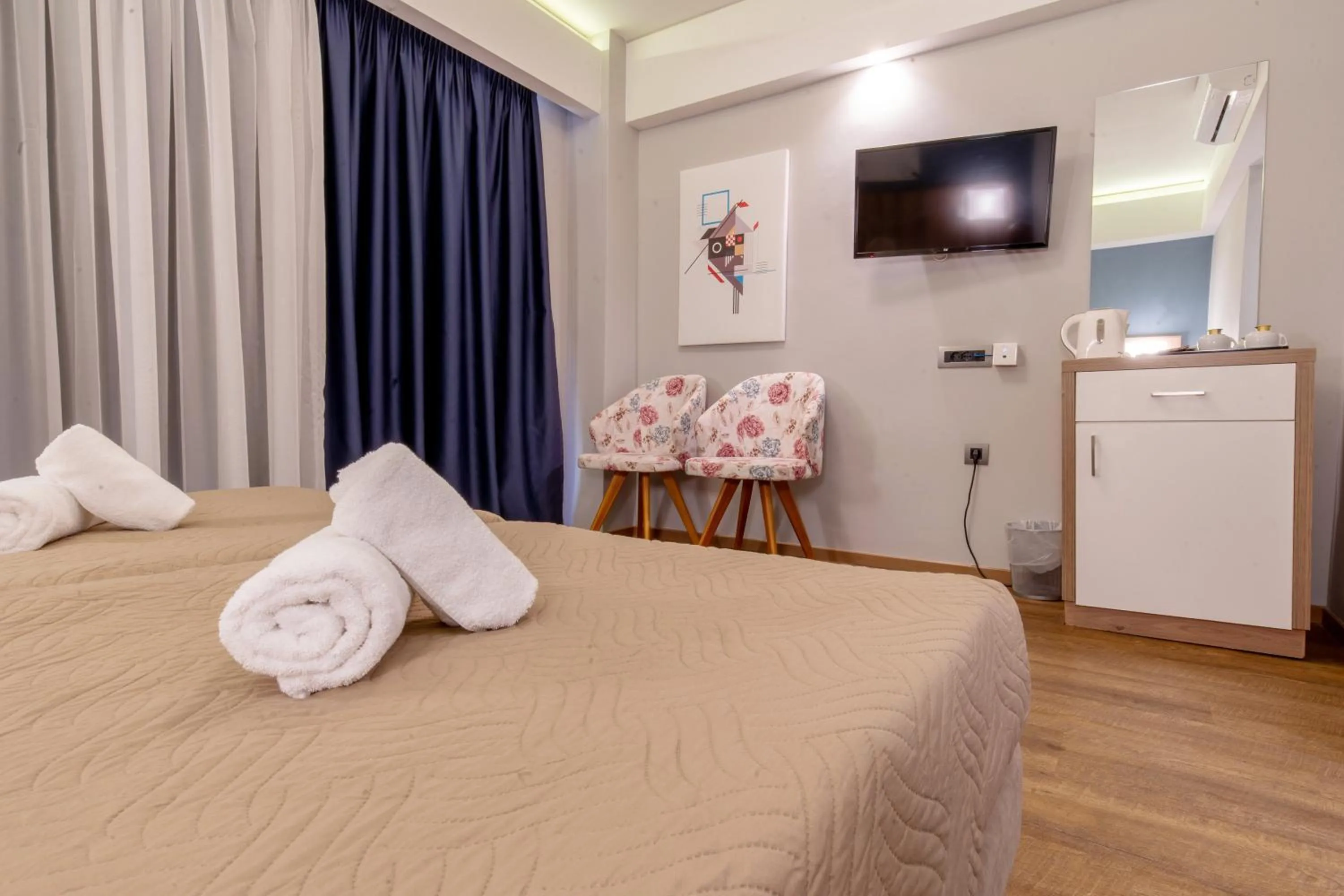 Bed in Sunny Days Hotel