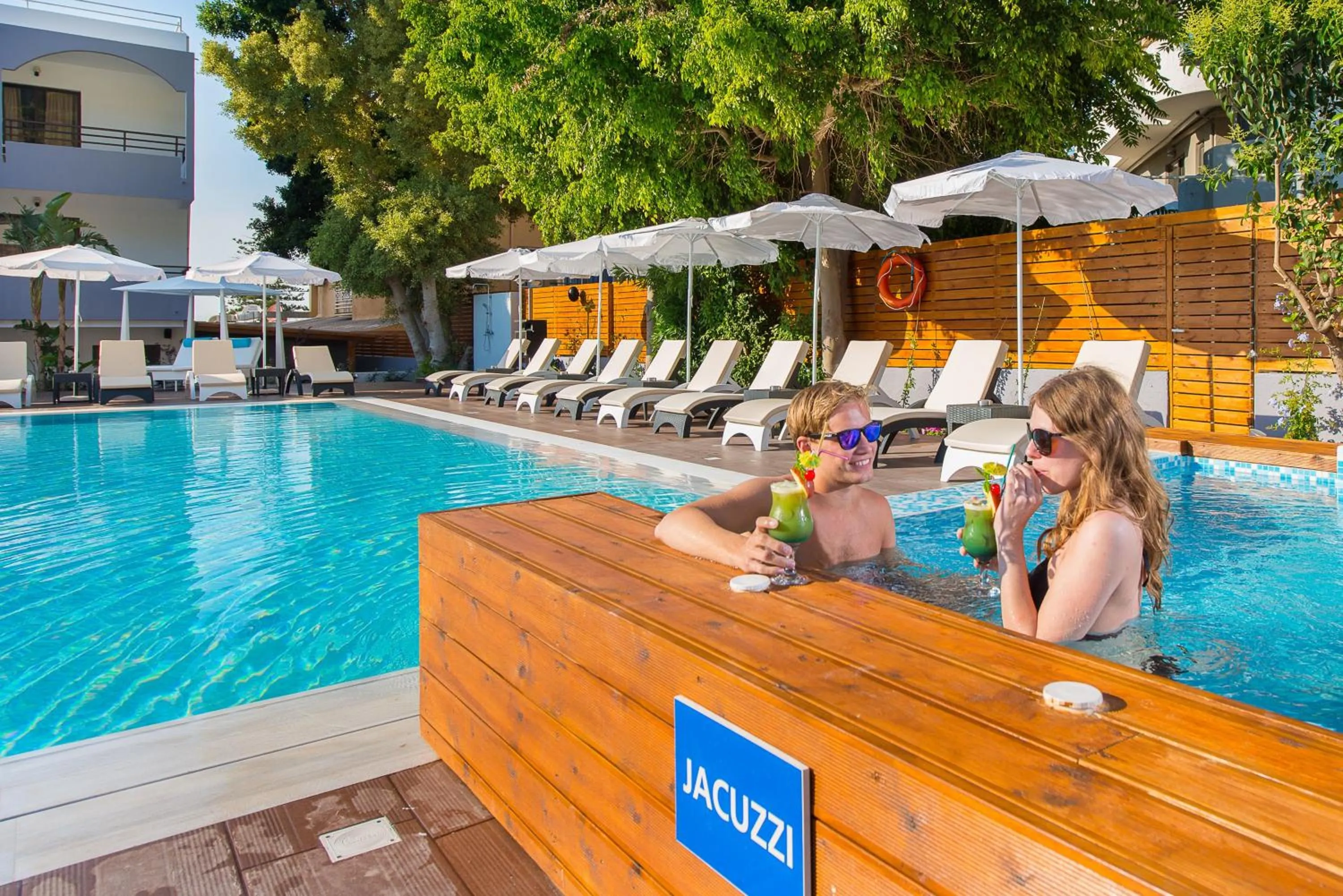 Swimming pool in Sunny Days Hotel