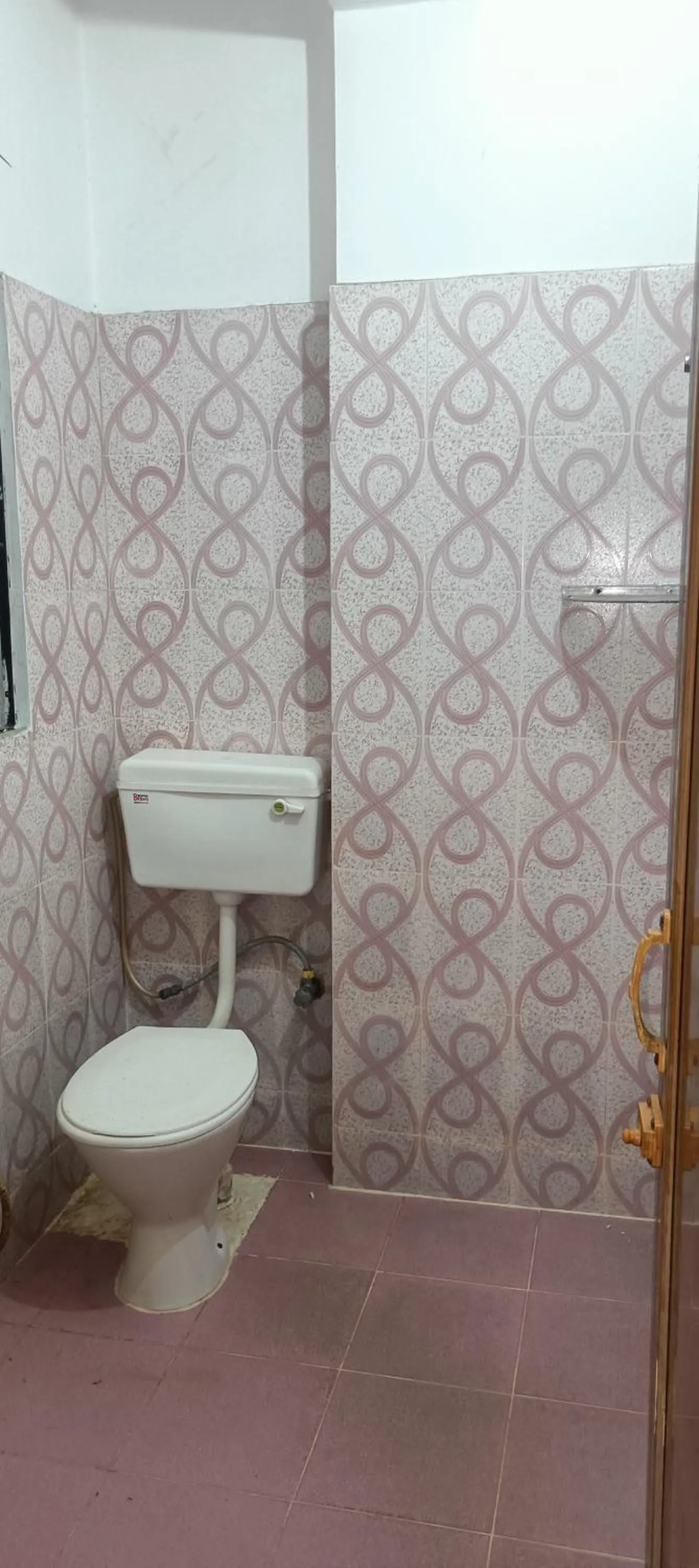 Bathroom in Kusum Hotel