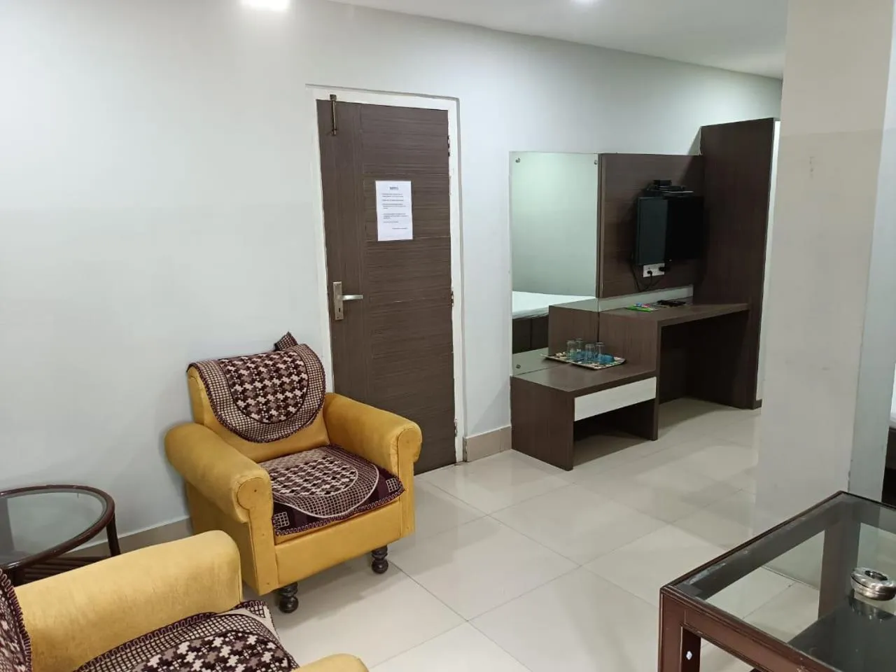 Living room in Kusum Hotel