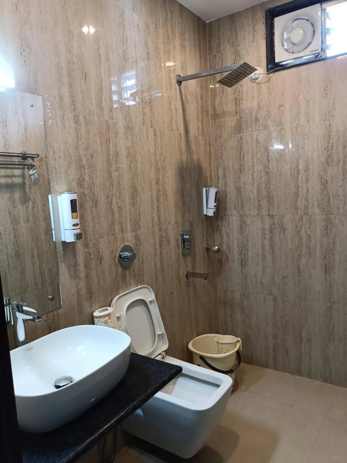 Shower in Kusum Hotel