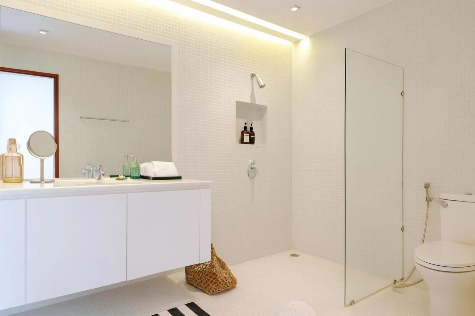 Bathroom in Villa Nevaeh - Ocean Front Private Villa Kamala Beach