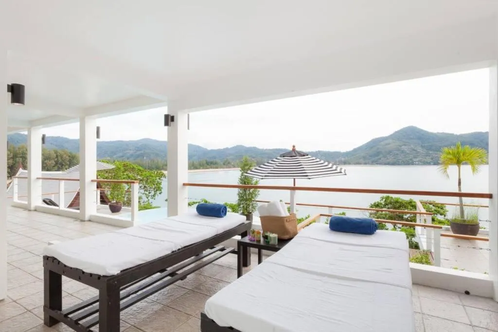 Bed in Villa Nevaeh - Ocean Front Private Villa Kamala Beach