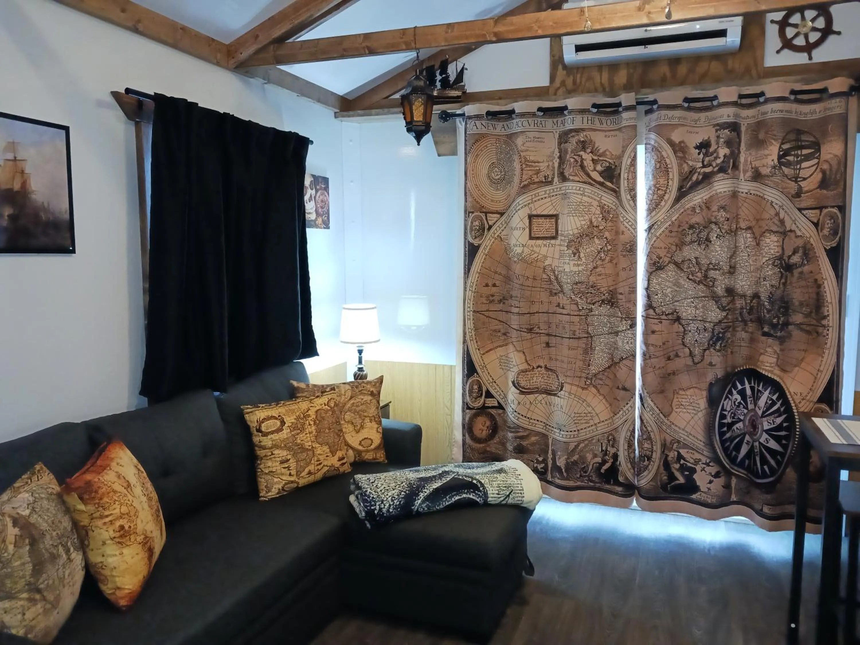 Living room in Treasure Harbor