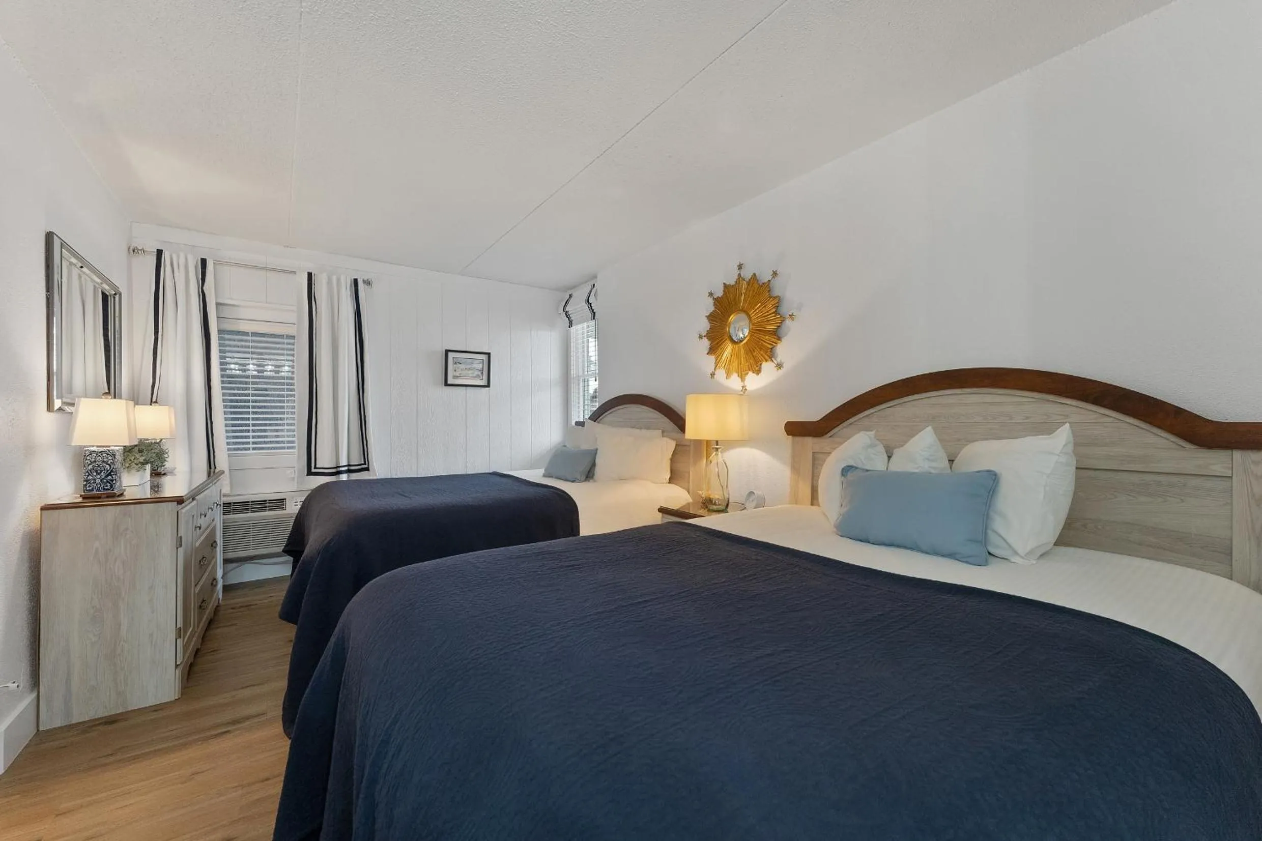 Bed in Beachcomber Resort