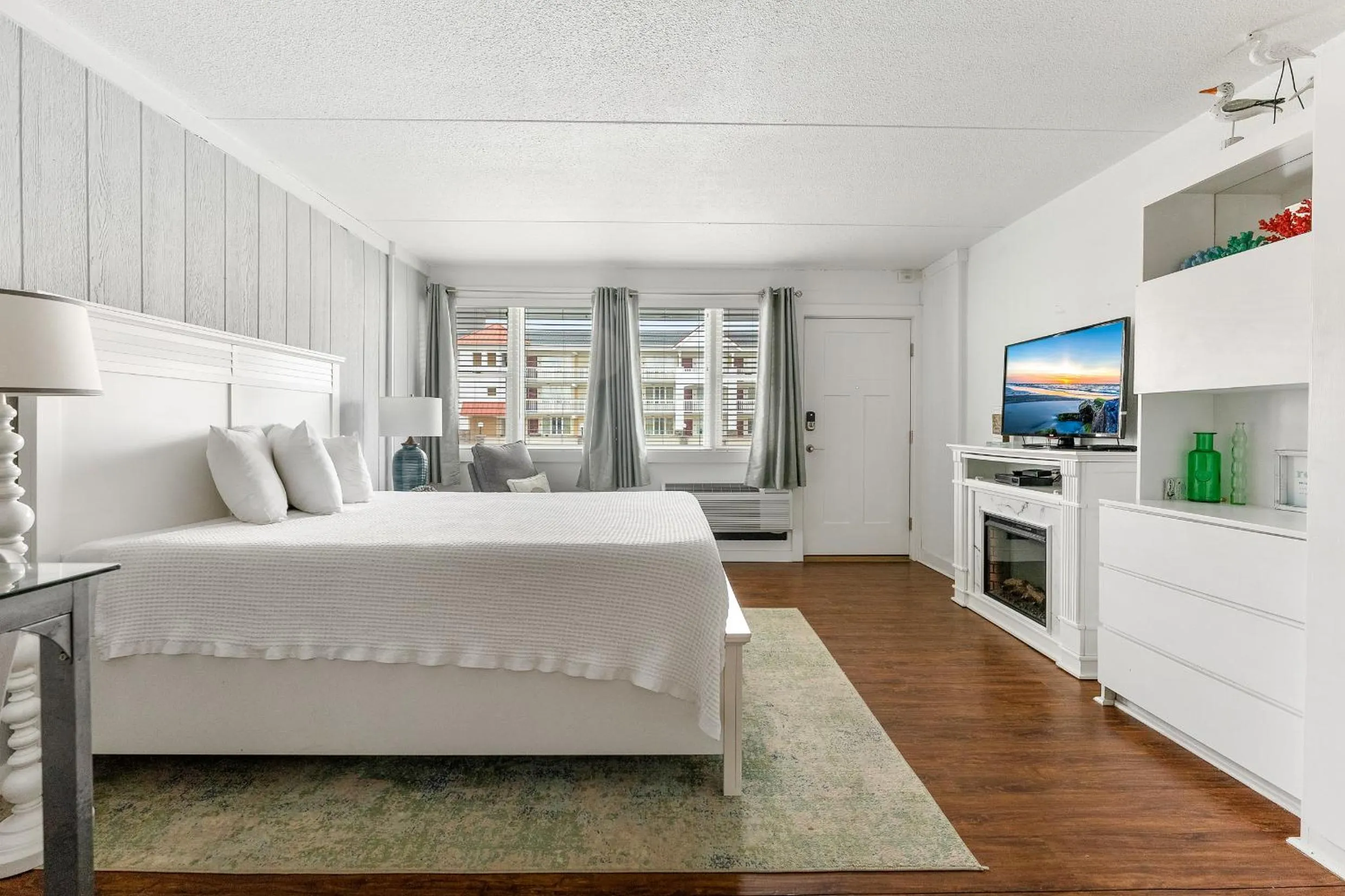 Bed in Beachcomber Resort