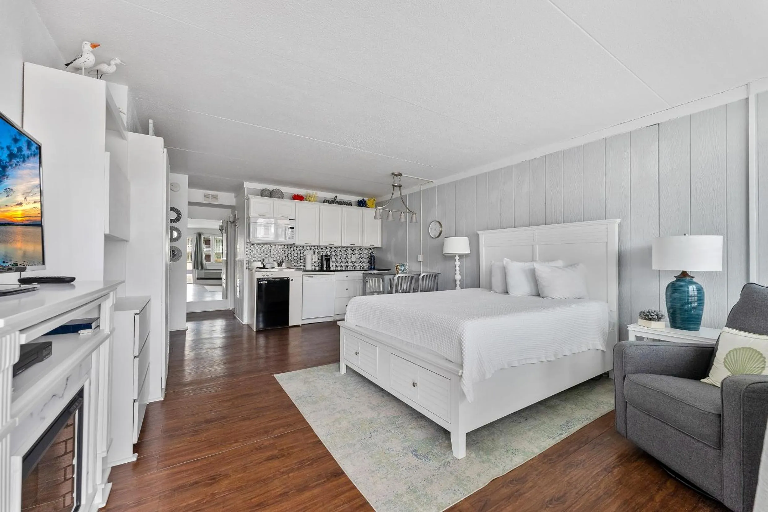 Bed in Beachcomber Resort