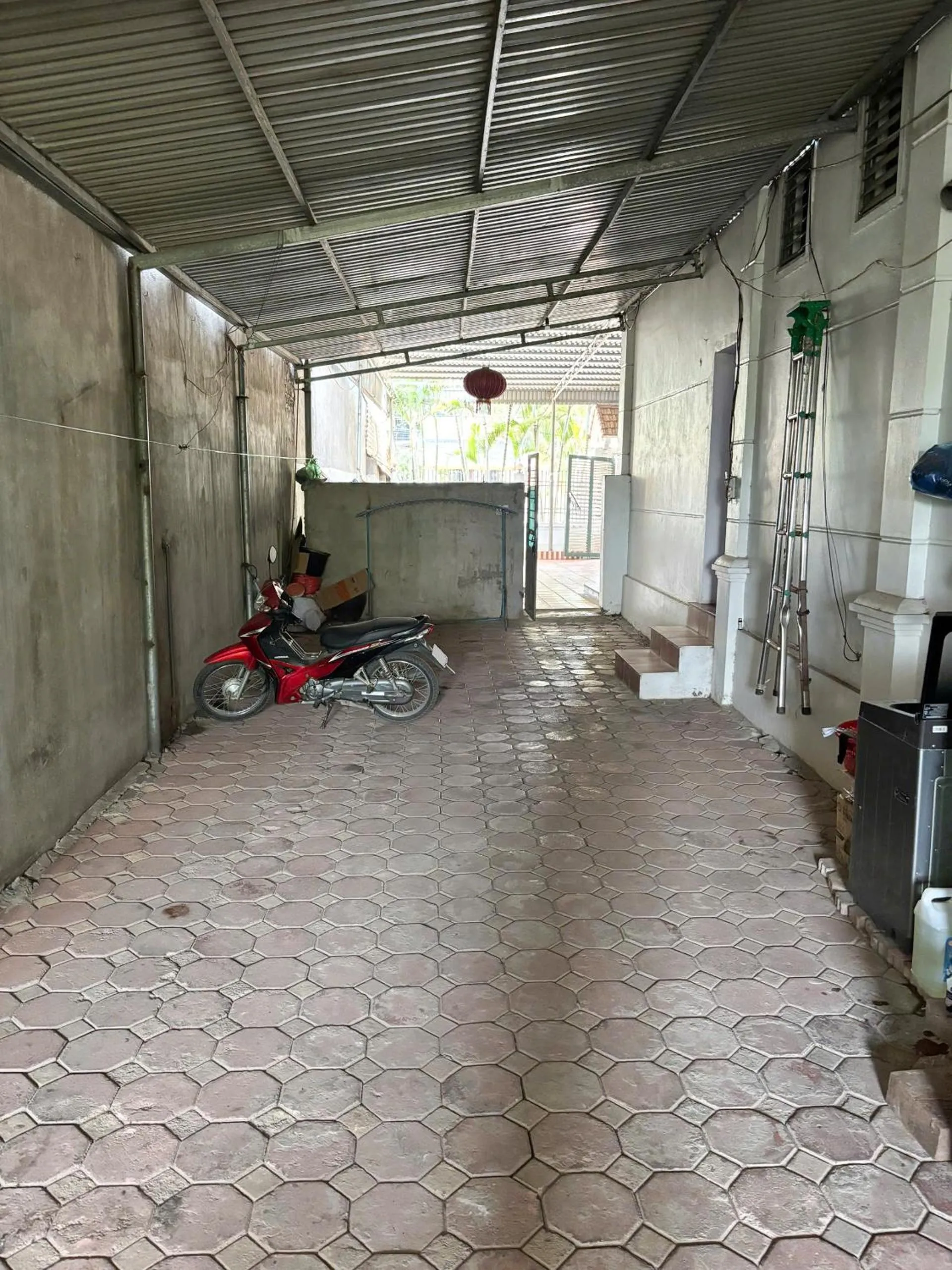 Parking in Minh Tâm Hotel ( Nhà Nghỉ Minh Tâm )