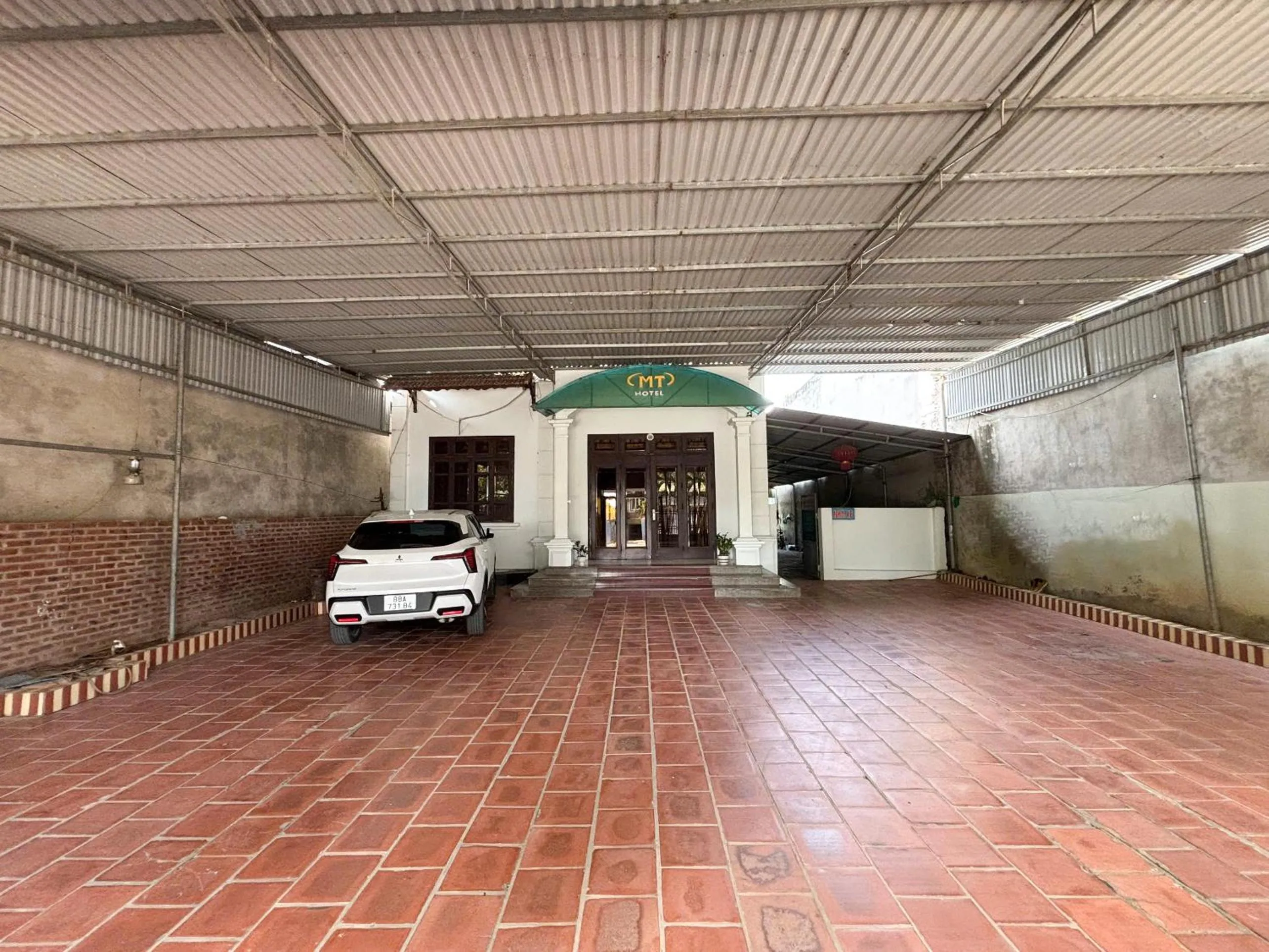 Parking in Minh Tâm Hotel ( Nhà Nghỉ Minh Tâm )