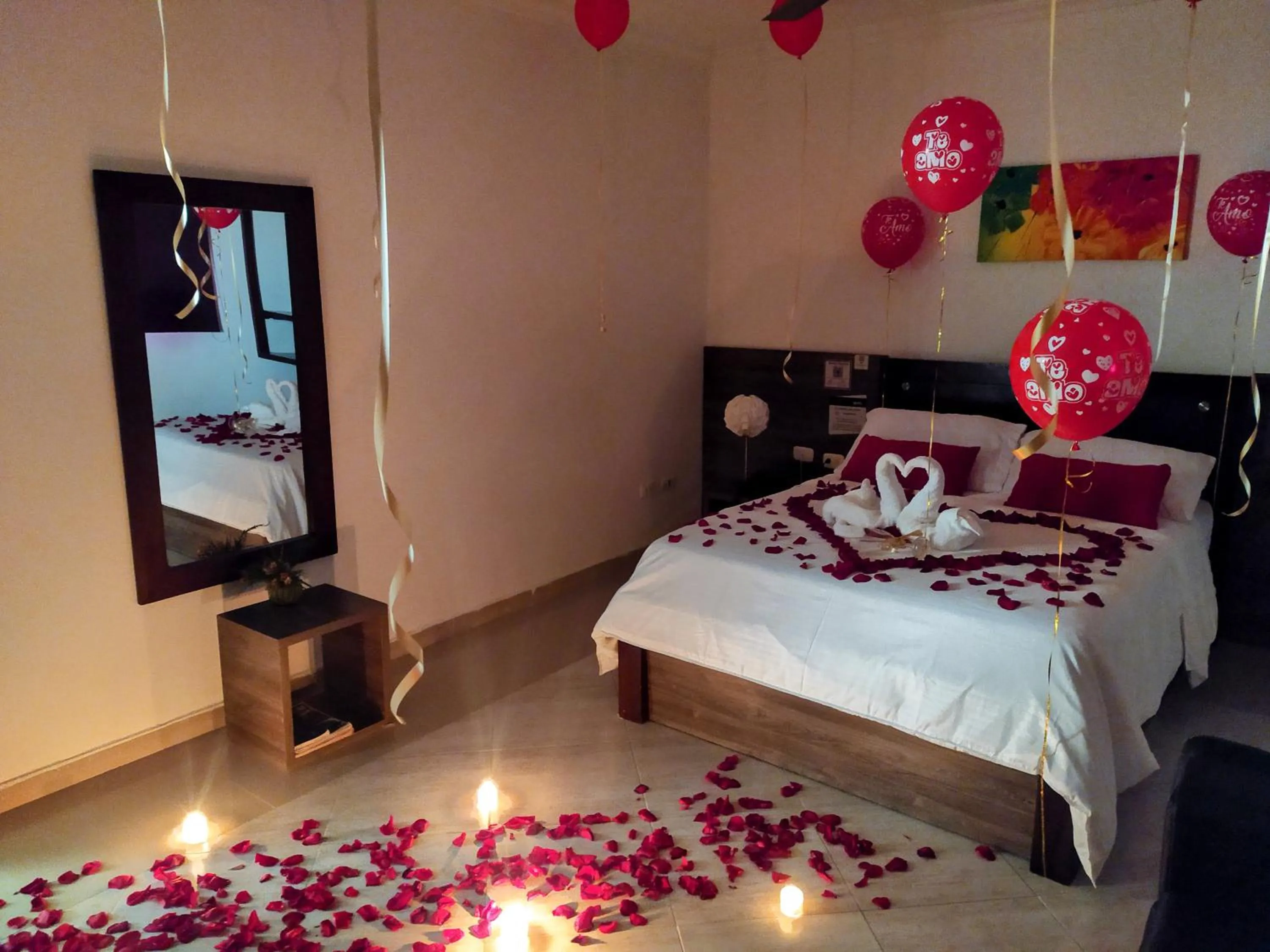 Night, Bed in Hotel La Casa 1