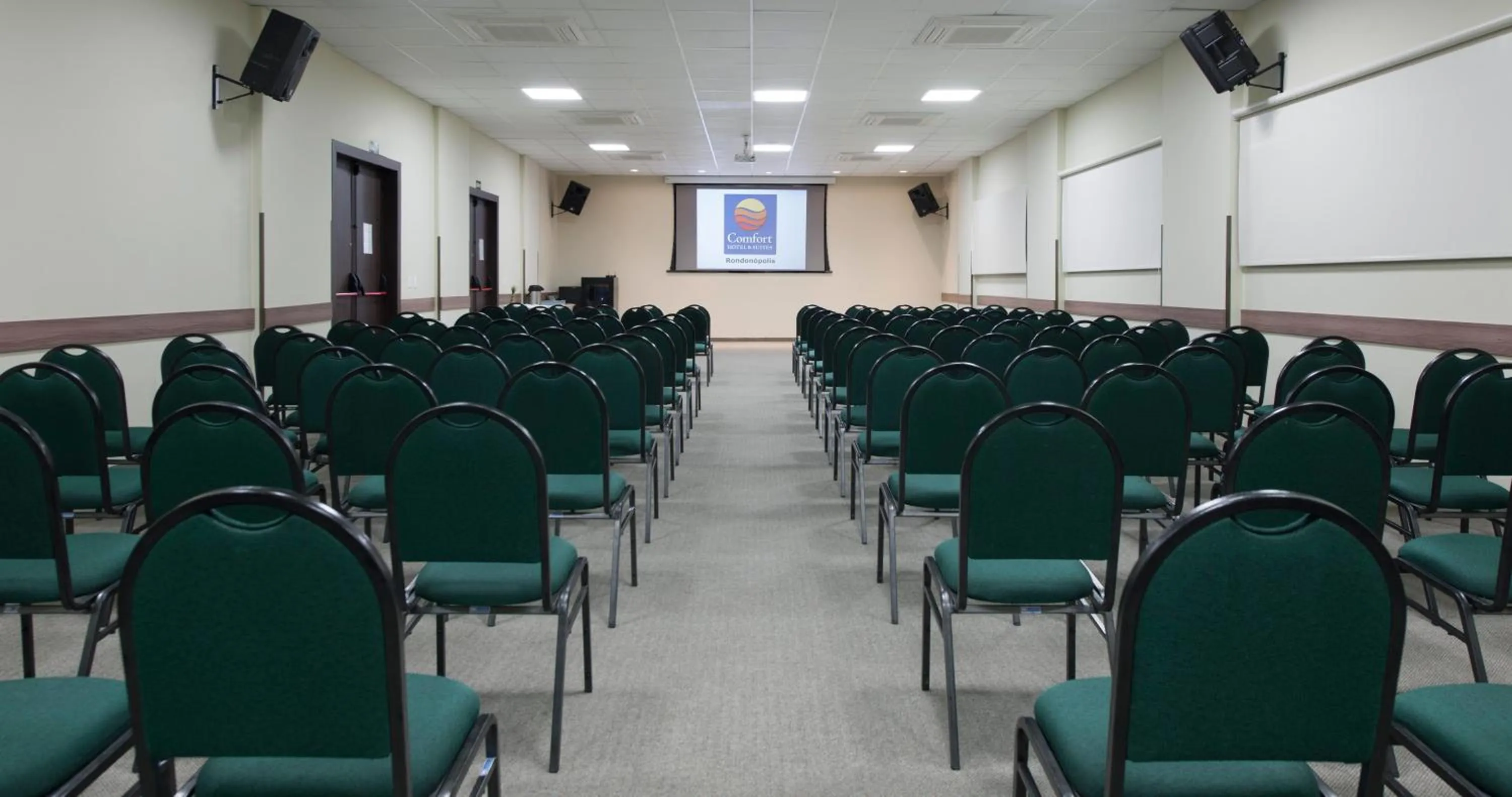 Business facilities in Comfort Hotel & Suítes Rondonópolis