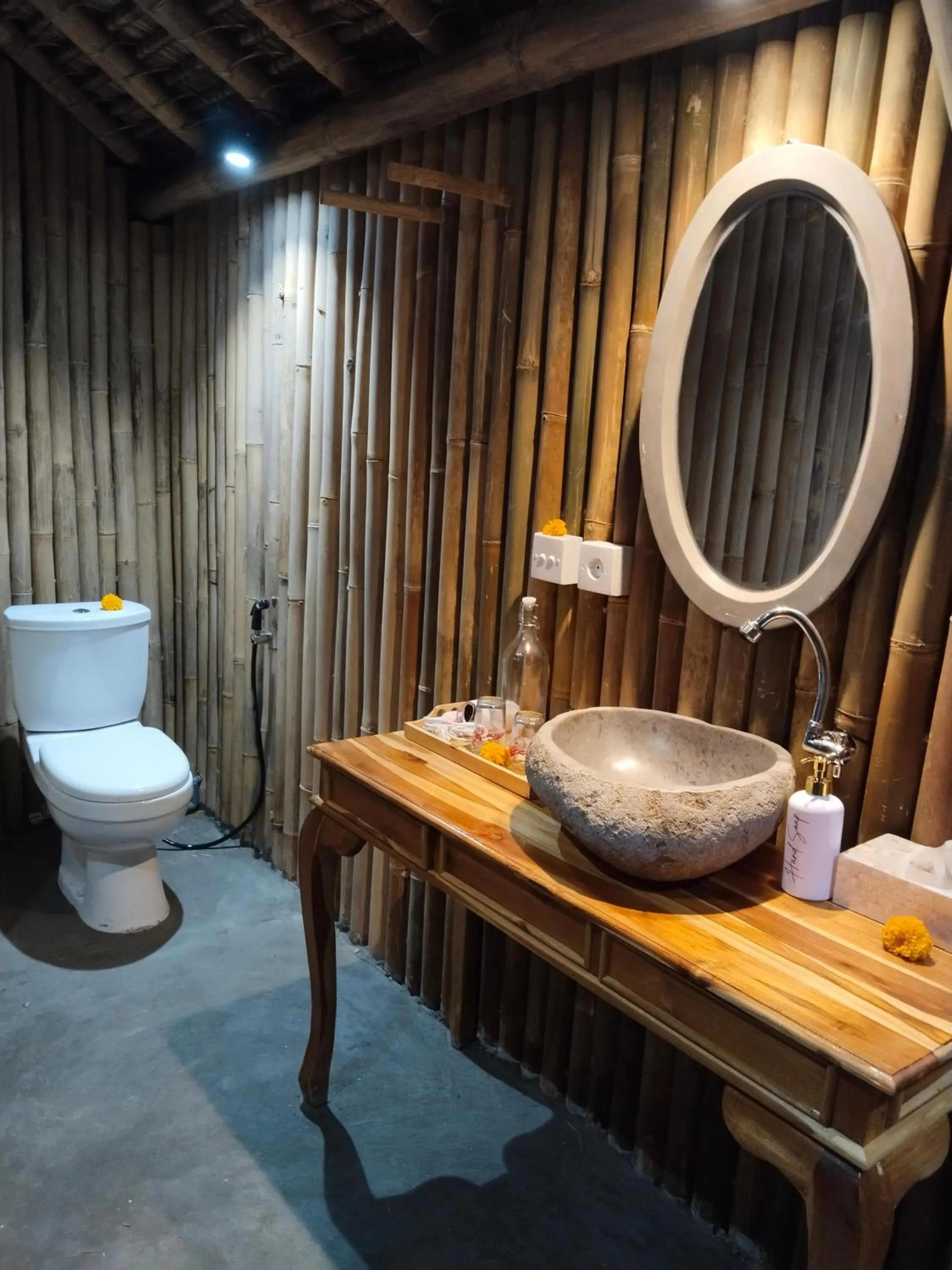 Toilet in Sandag Hill