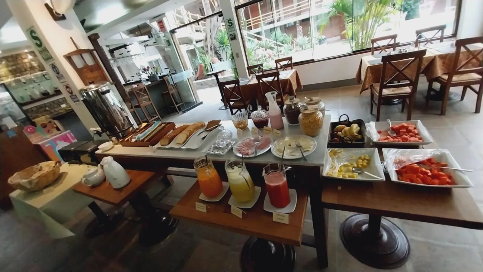 Breakfast in Hotel El Huacachinero- Hotel Familiar