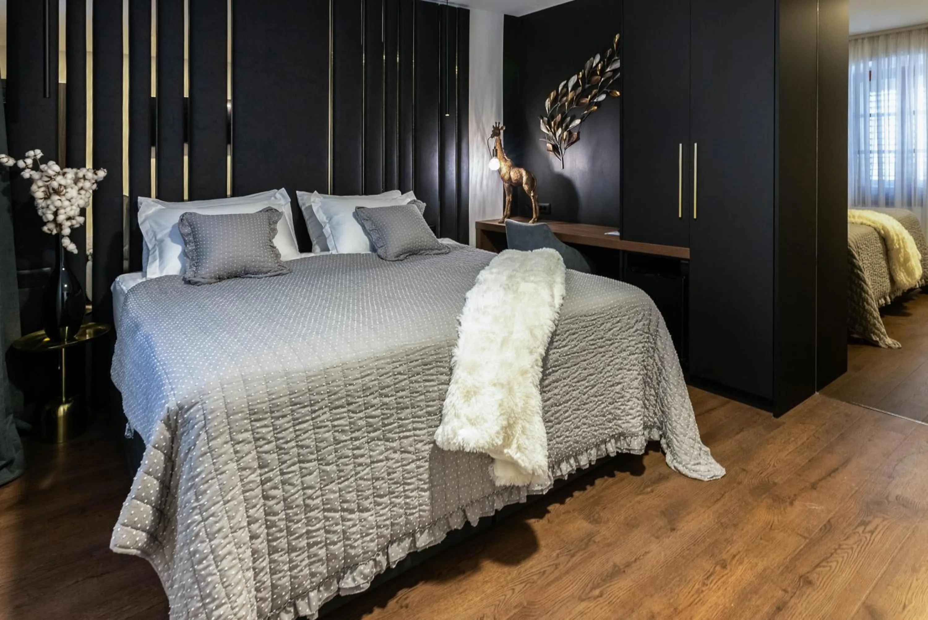 Bed in City Premium Heritage