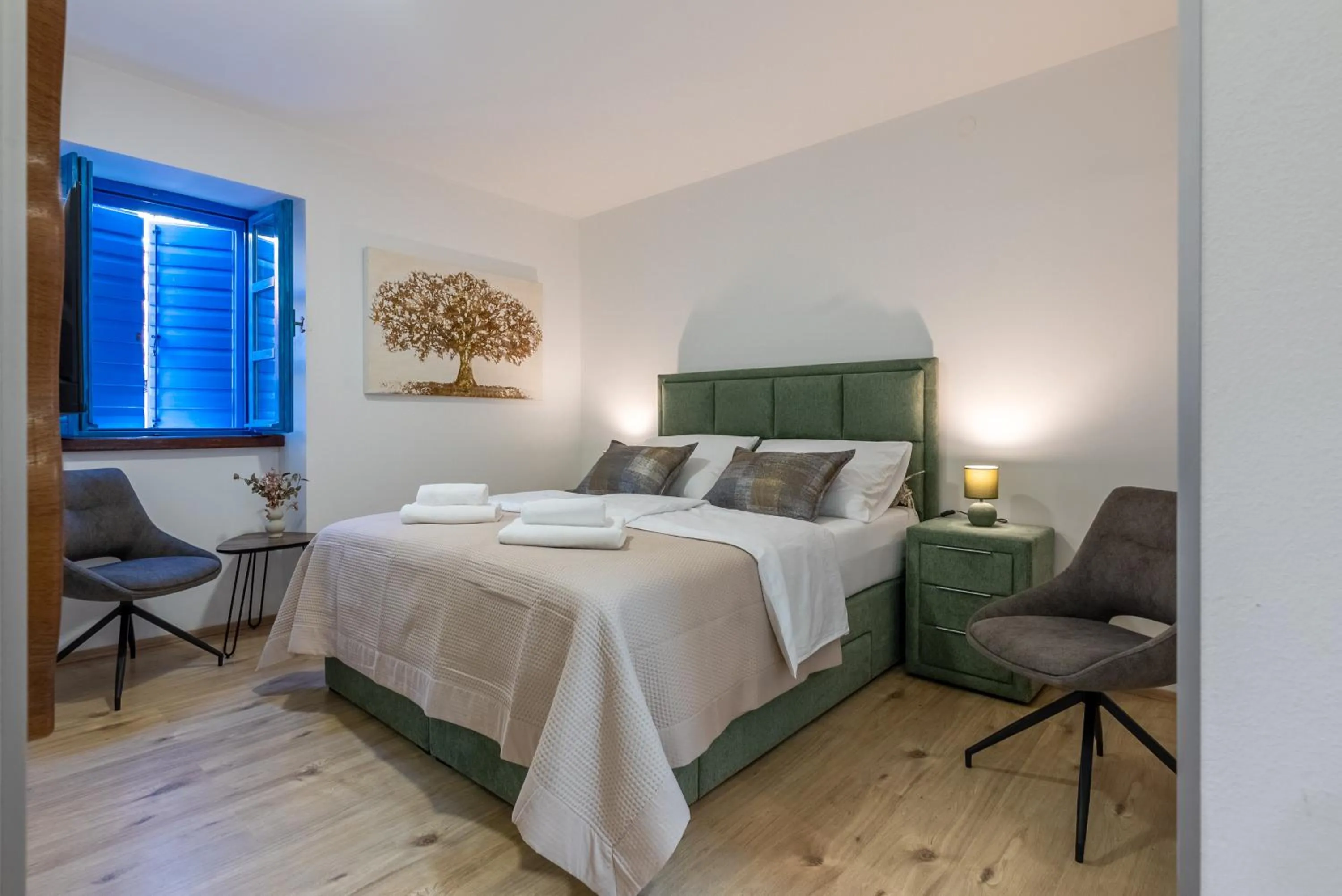 Bed in City Premium Heritage