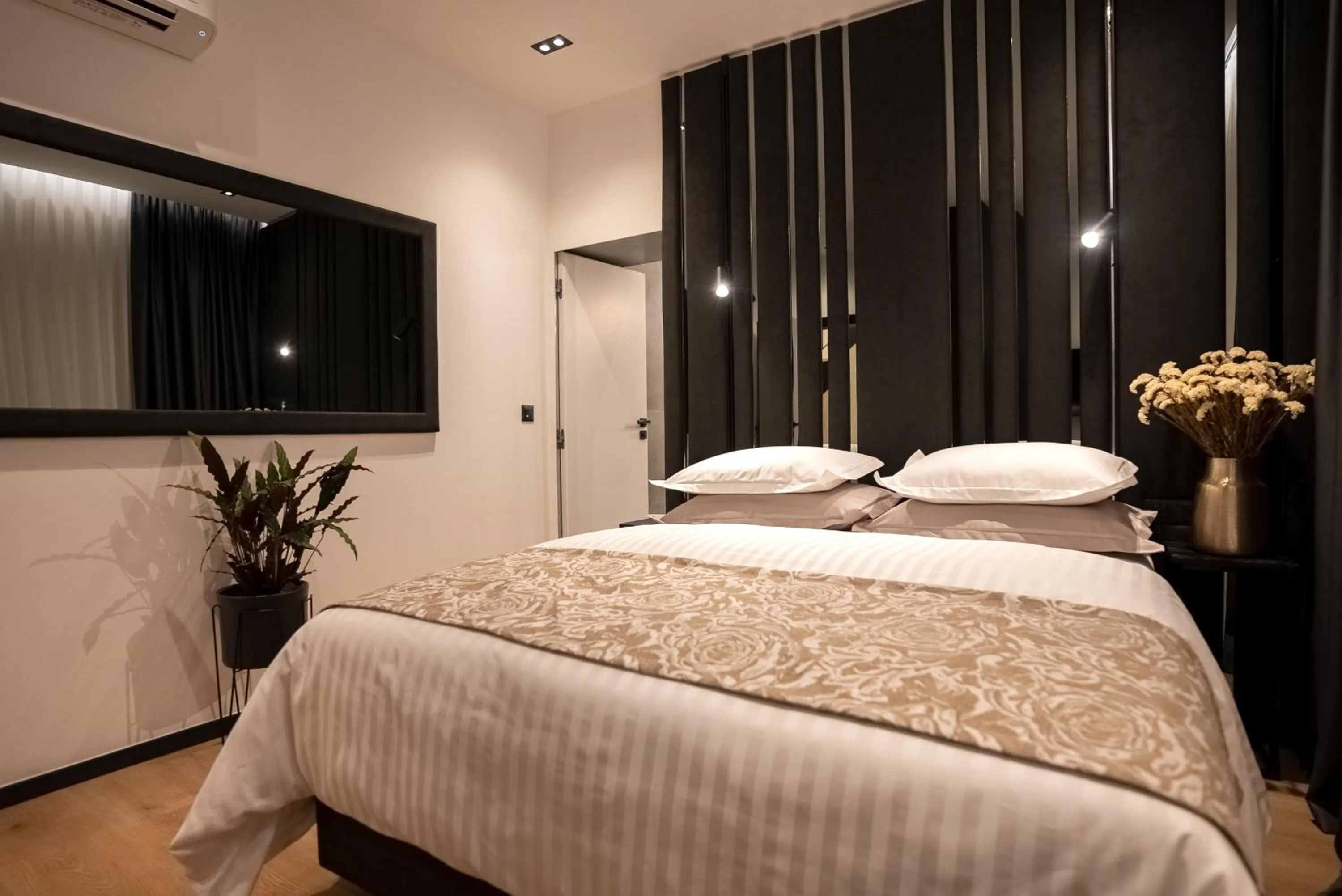 Bedroom, Bed in City Premium Heritage