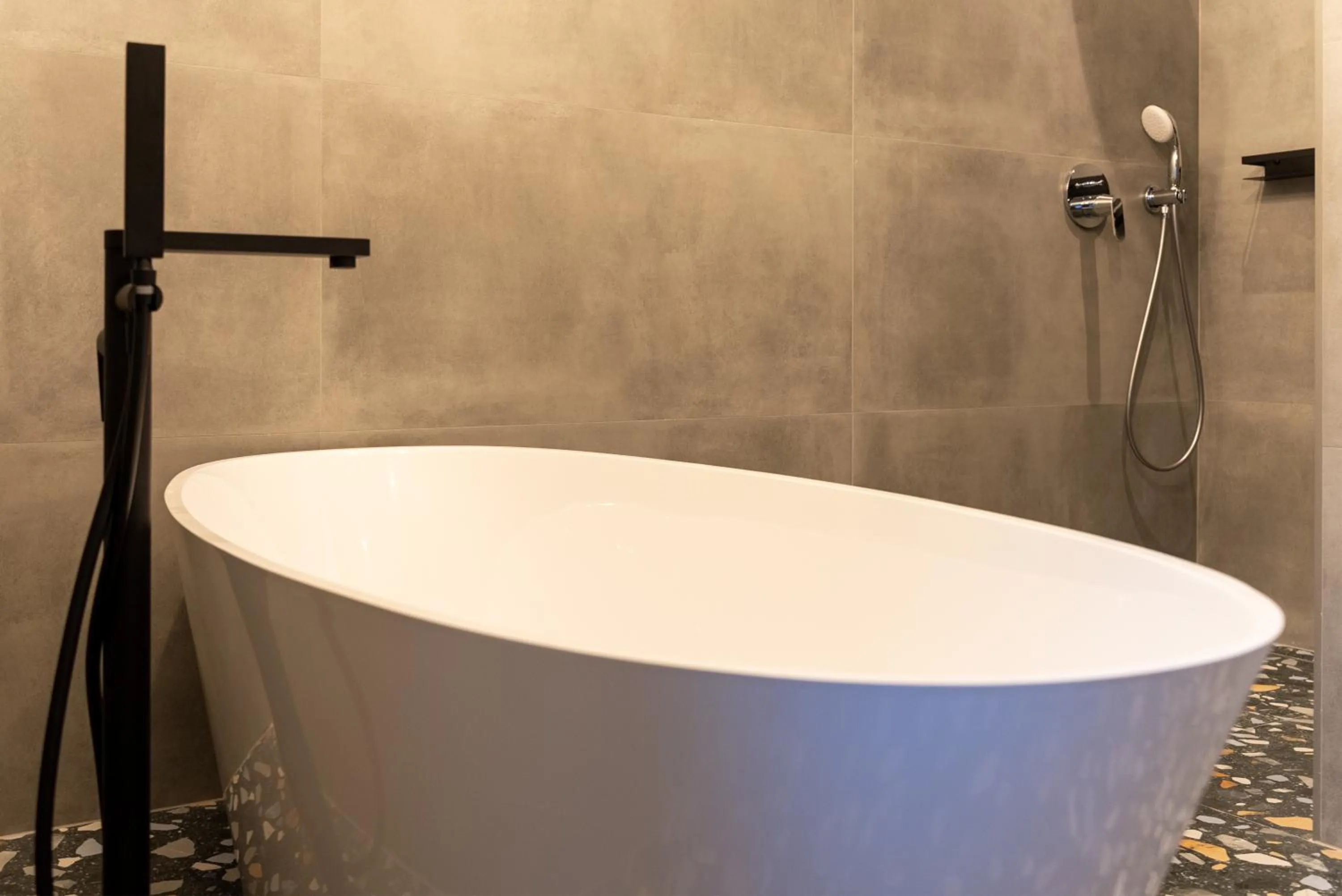 Hot Tub in City Premium Heritage