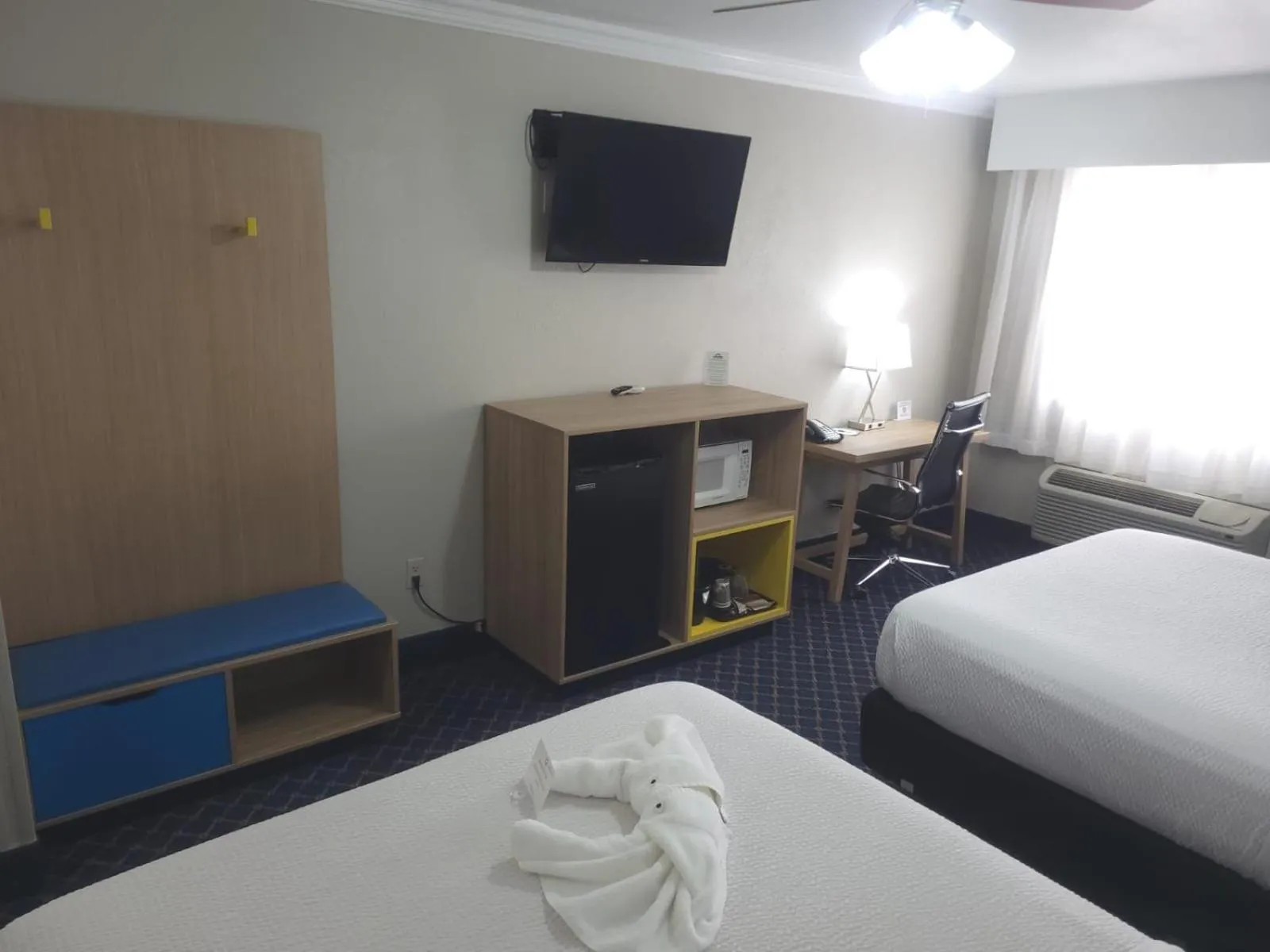 TV and multimedia, Bed in Days Inn by Wyndham Dalhart