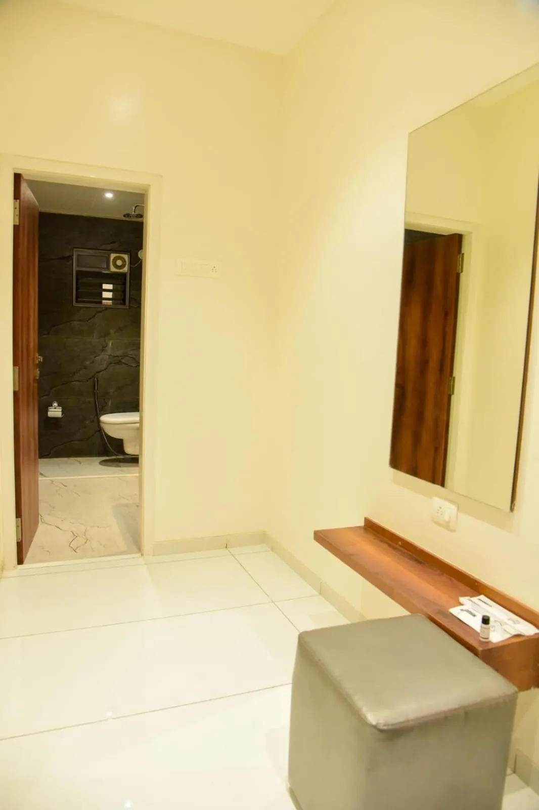 Photo of the whole room, Bed in The Sky Land Hotel & Restaurant