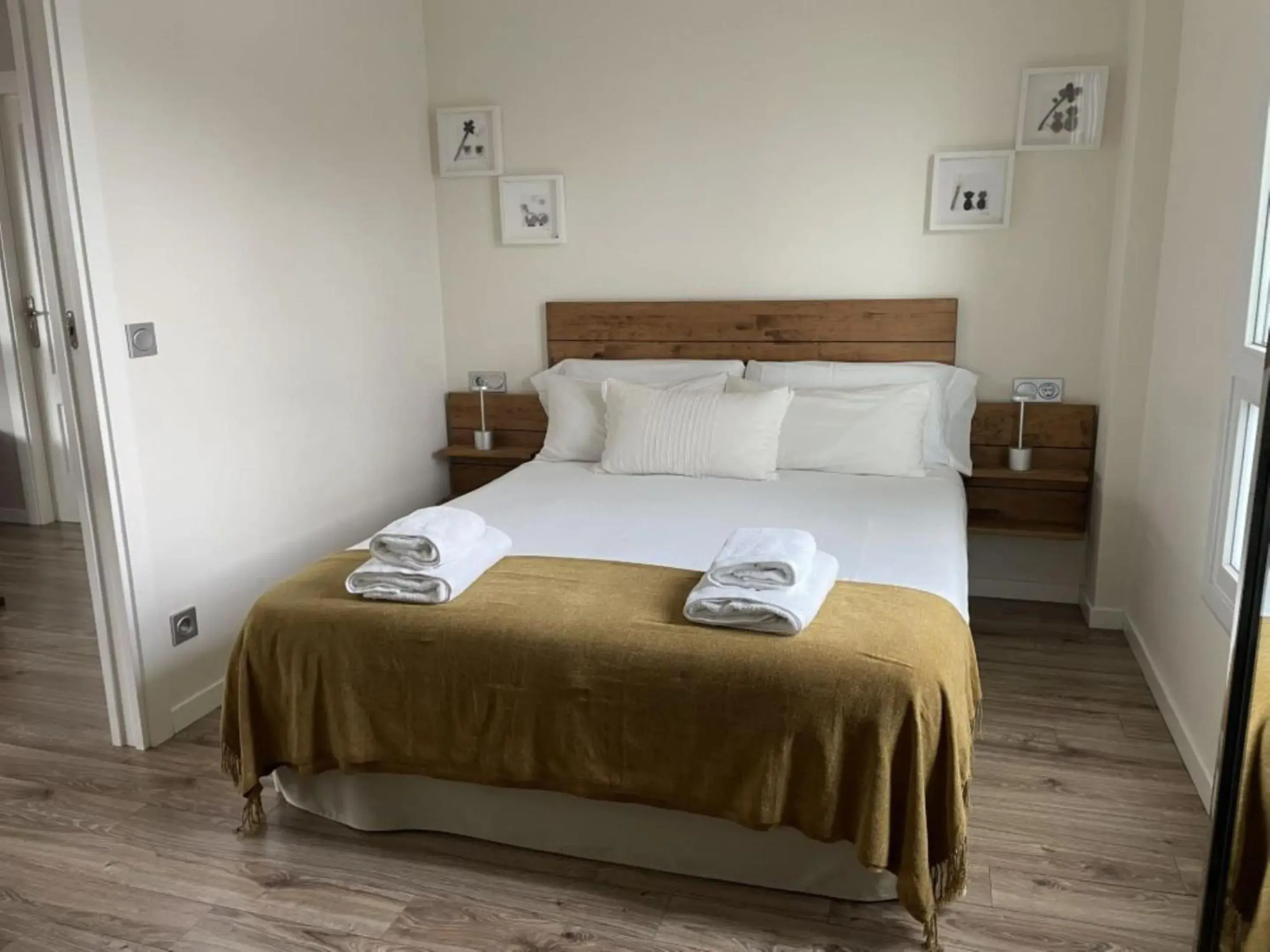Double Room - single occupancy in Casa Acougo, Sarria Double Room - single occupancy in Casa Acougo, Sarria