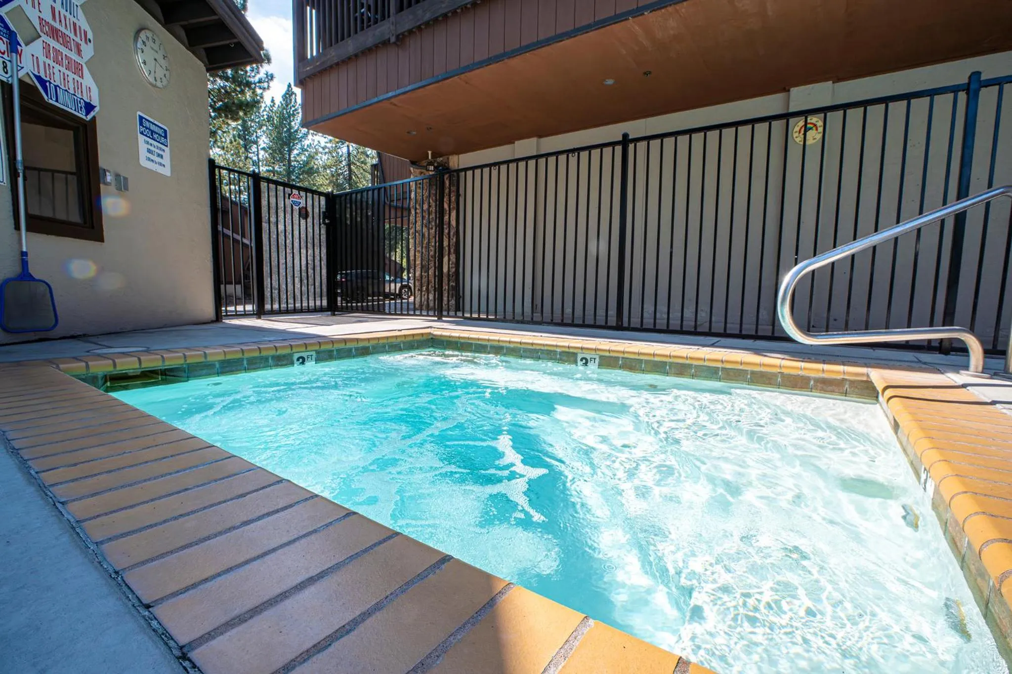 Hot Tub in Club Tahoe Resort
