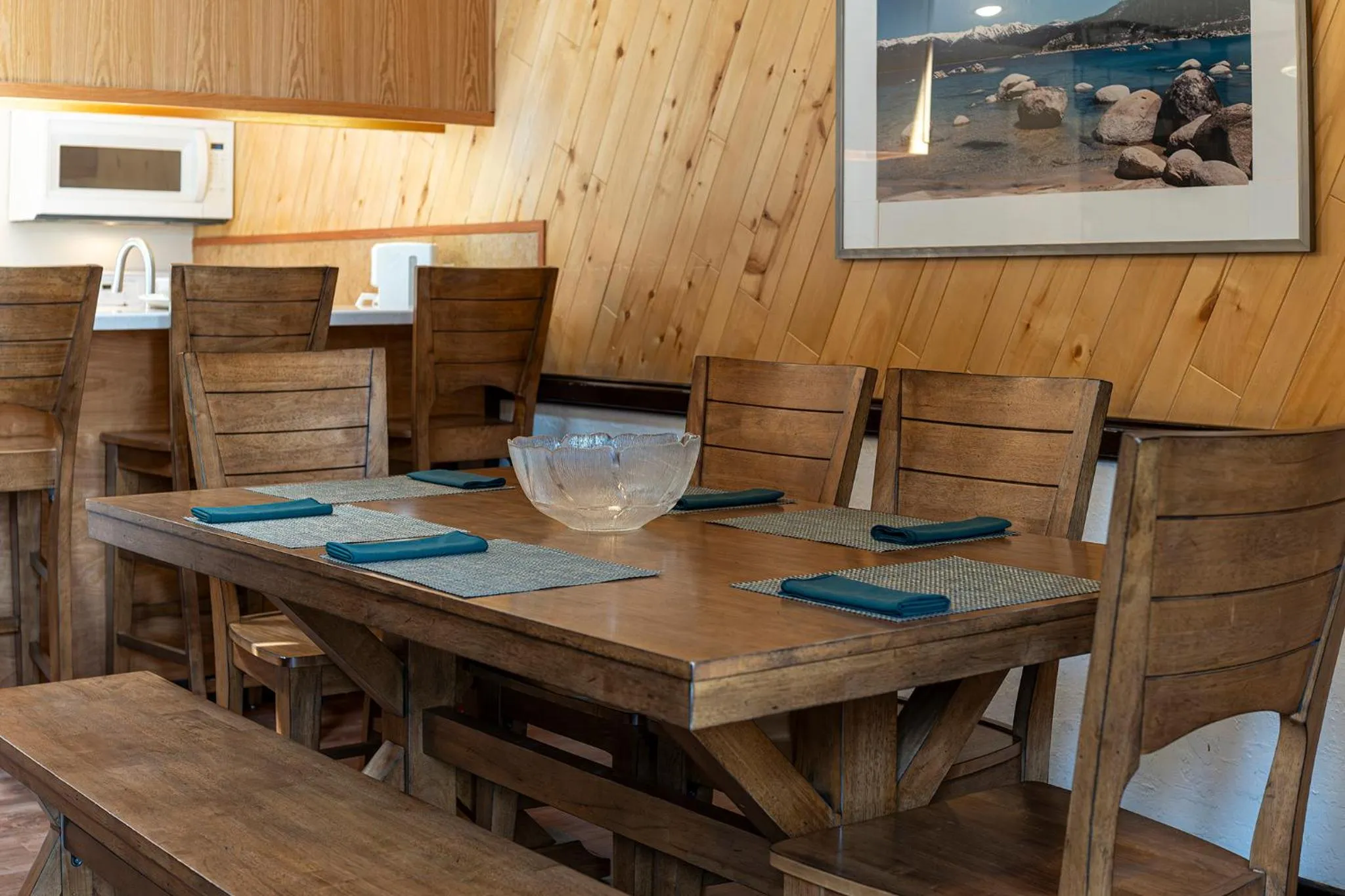 Dining area in Club Tahoe Resort