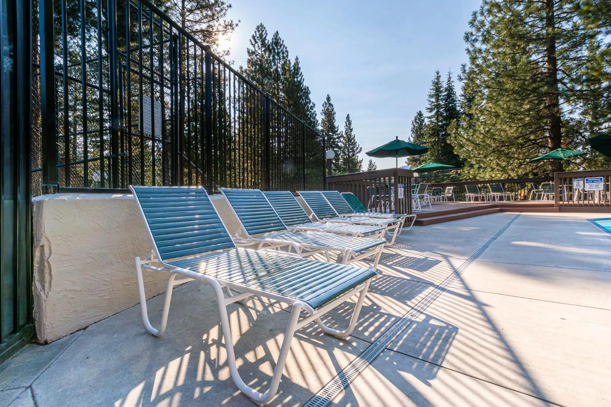 sunbed in Club Tahoe Resort