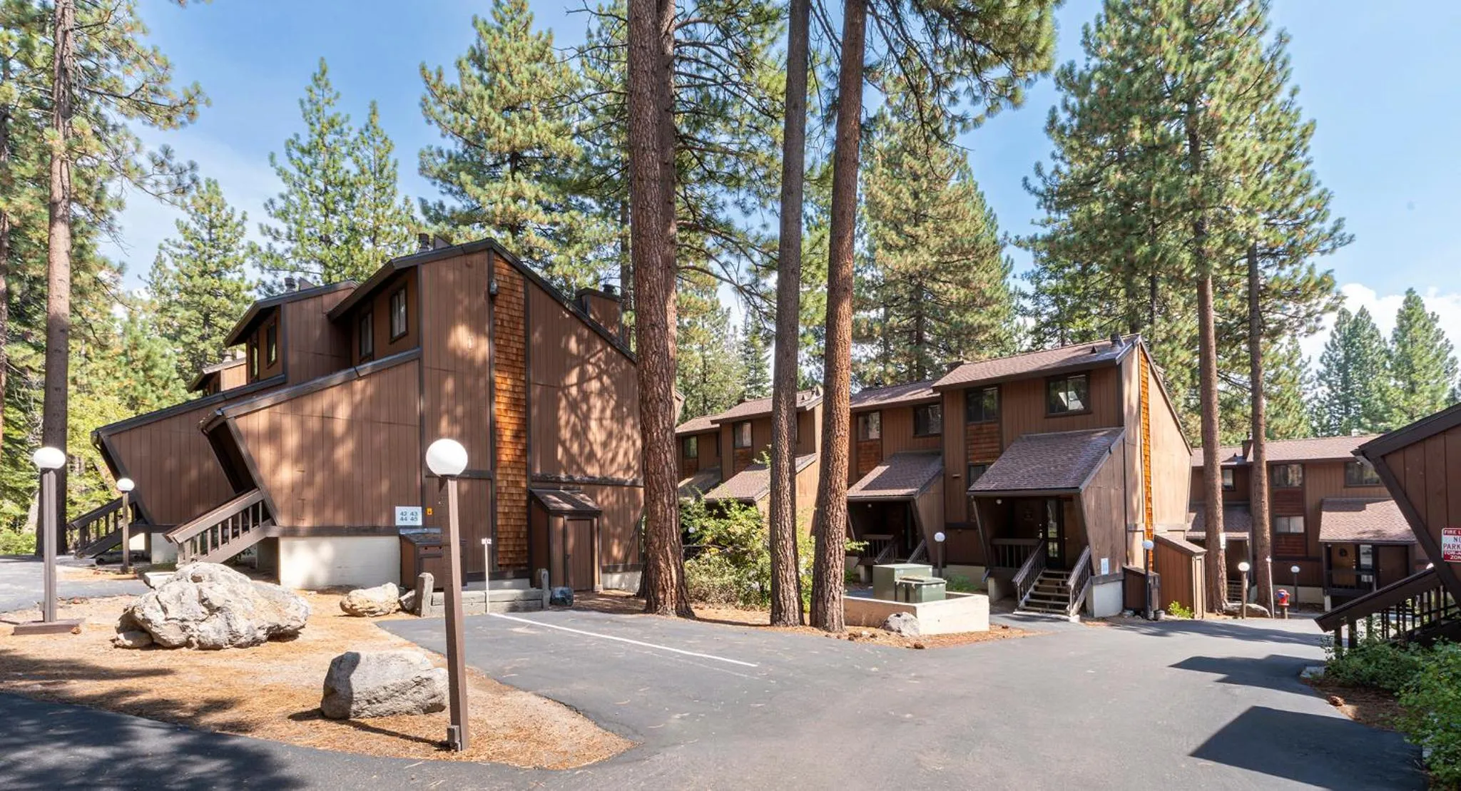 Property building in Club Tahoe Resort