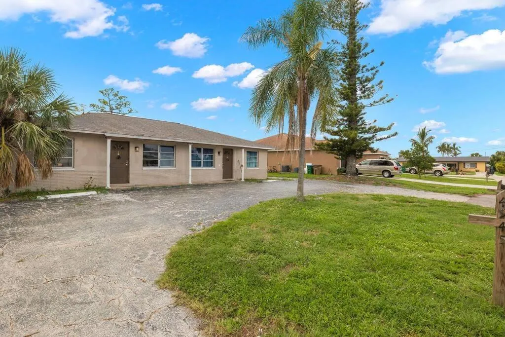 Best location in Cape Coral!