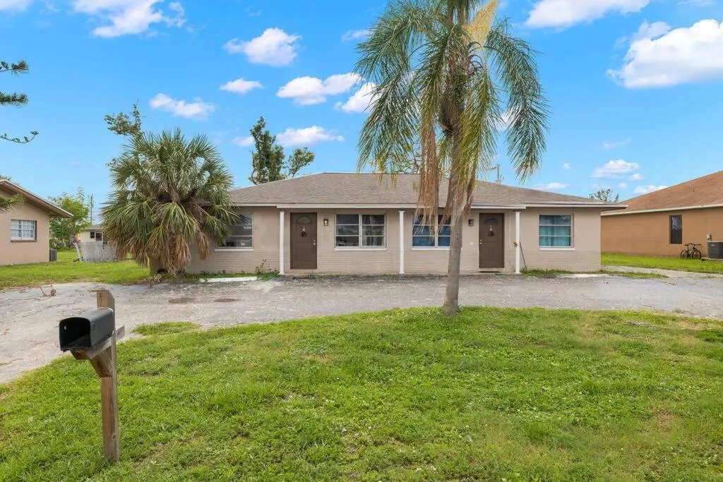 Best location in Cape Coral!