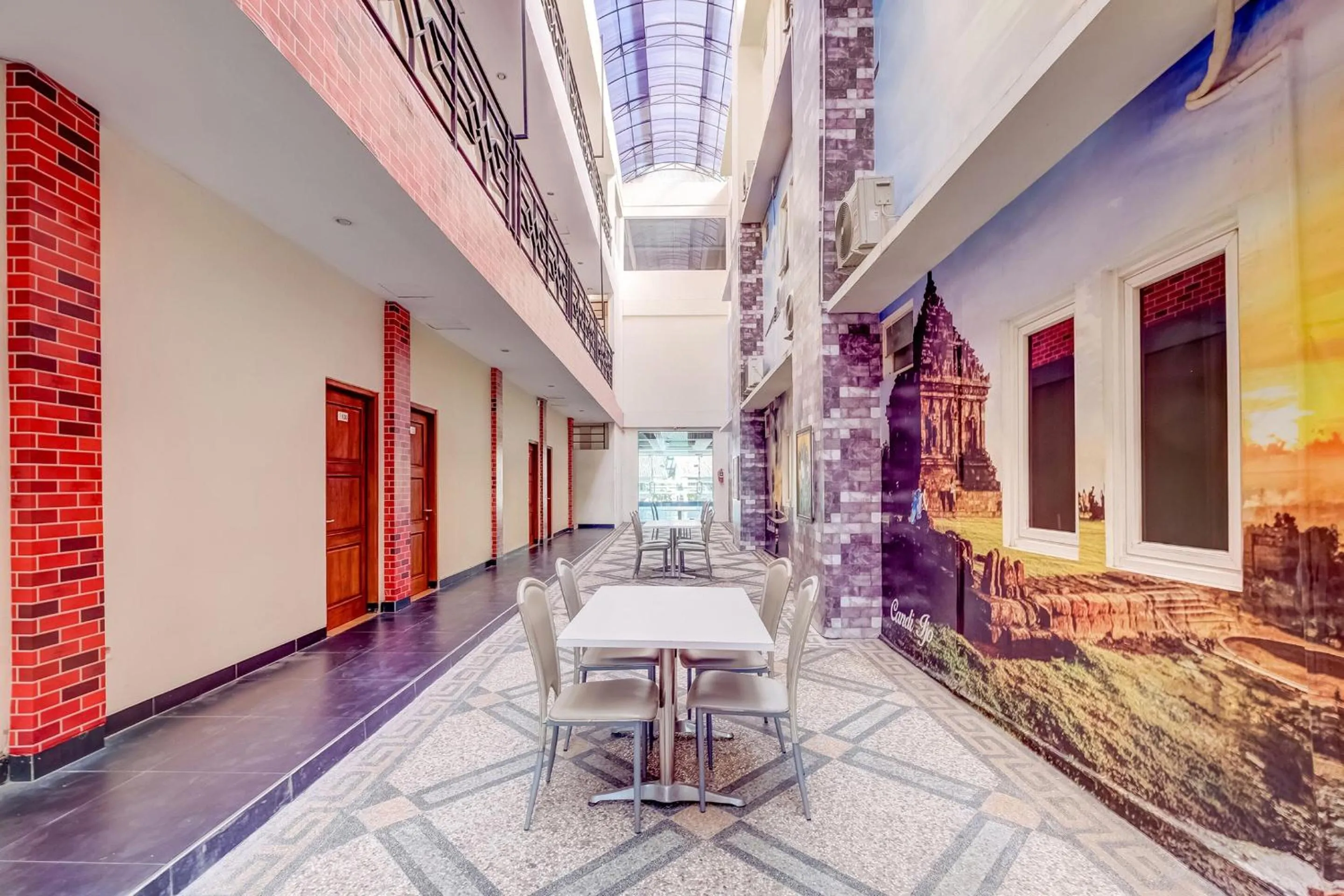 Lobby or reception in OYO Flagship Tembok Batu Residence