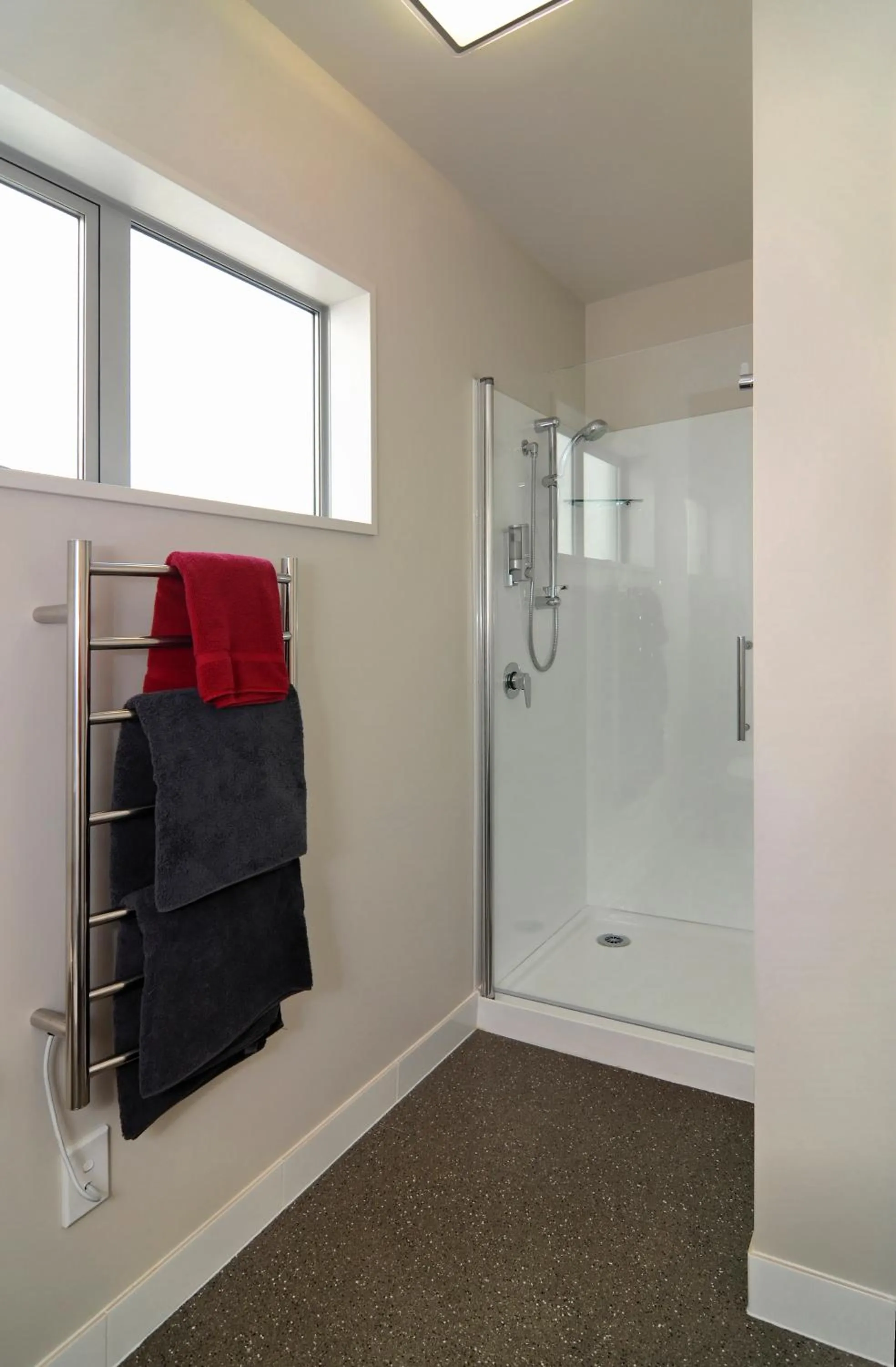 Bathroom in Lincoln Motel