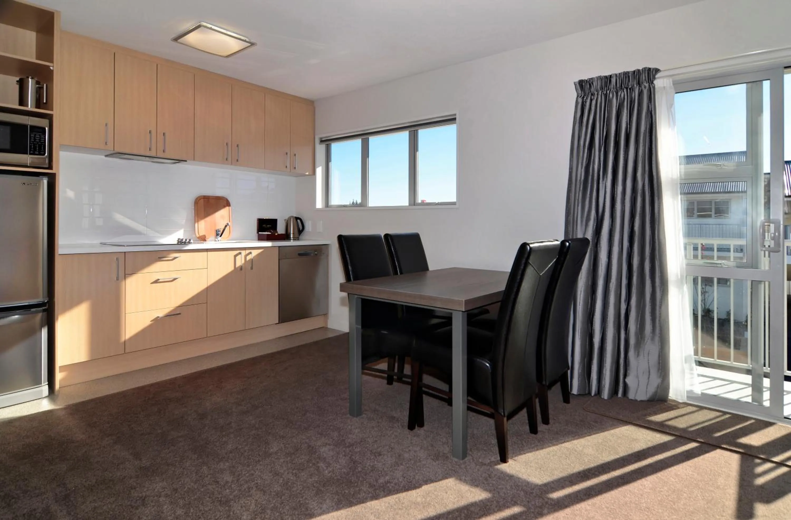 Kitchen or kitchenette in Lincoln Motel