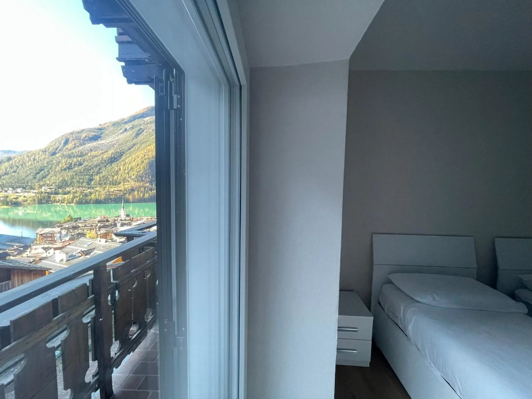 Bedroom, Bed in SnowLake Suite & Apartment