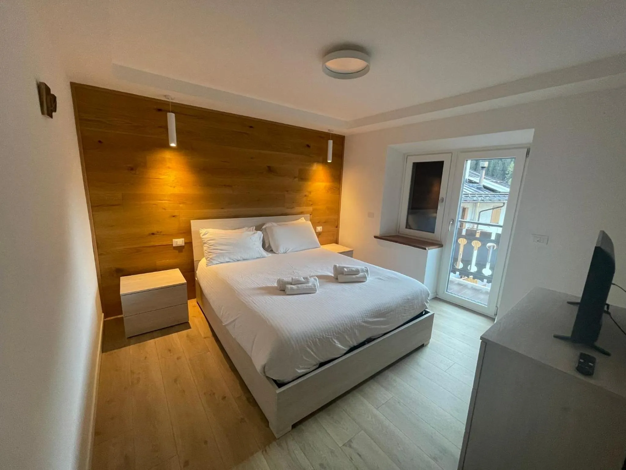 Bed in SnowLake Suite & Apartment