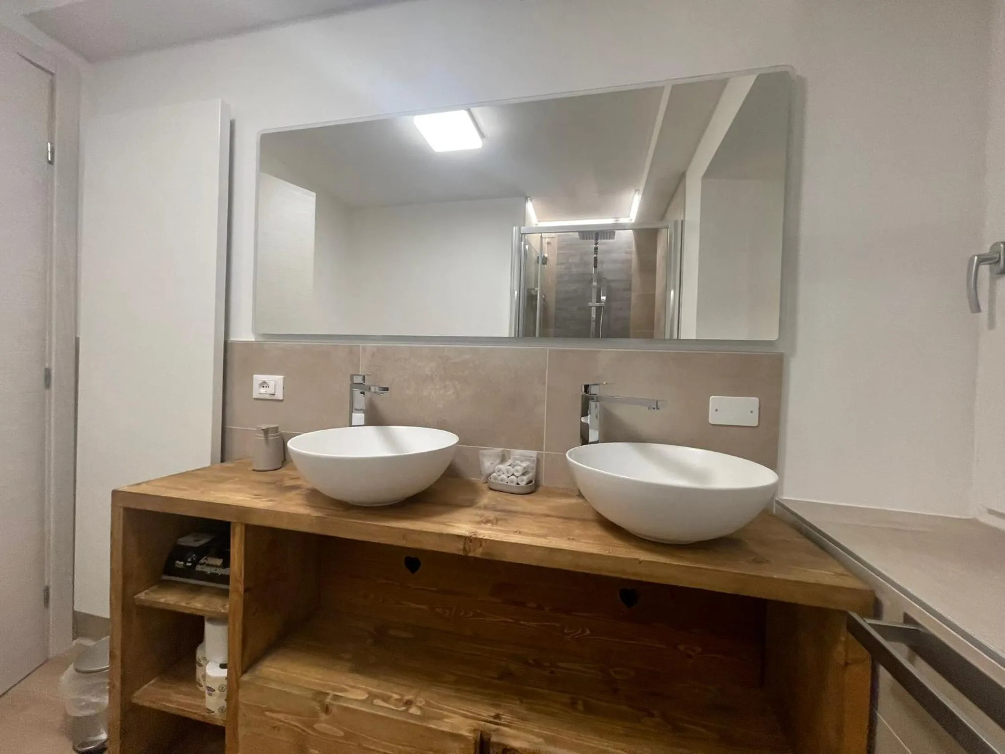 Bathroom in SnowLake Suite & Apartment