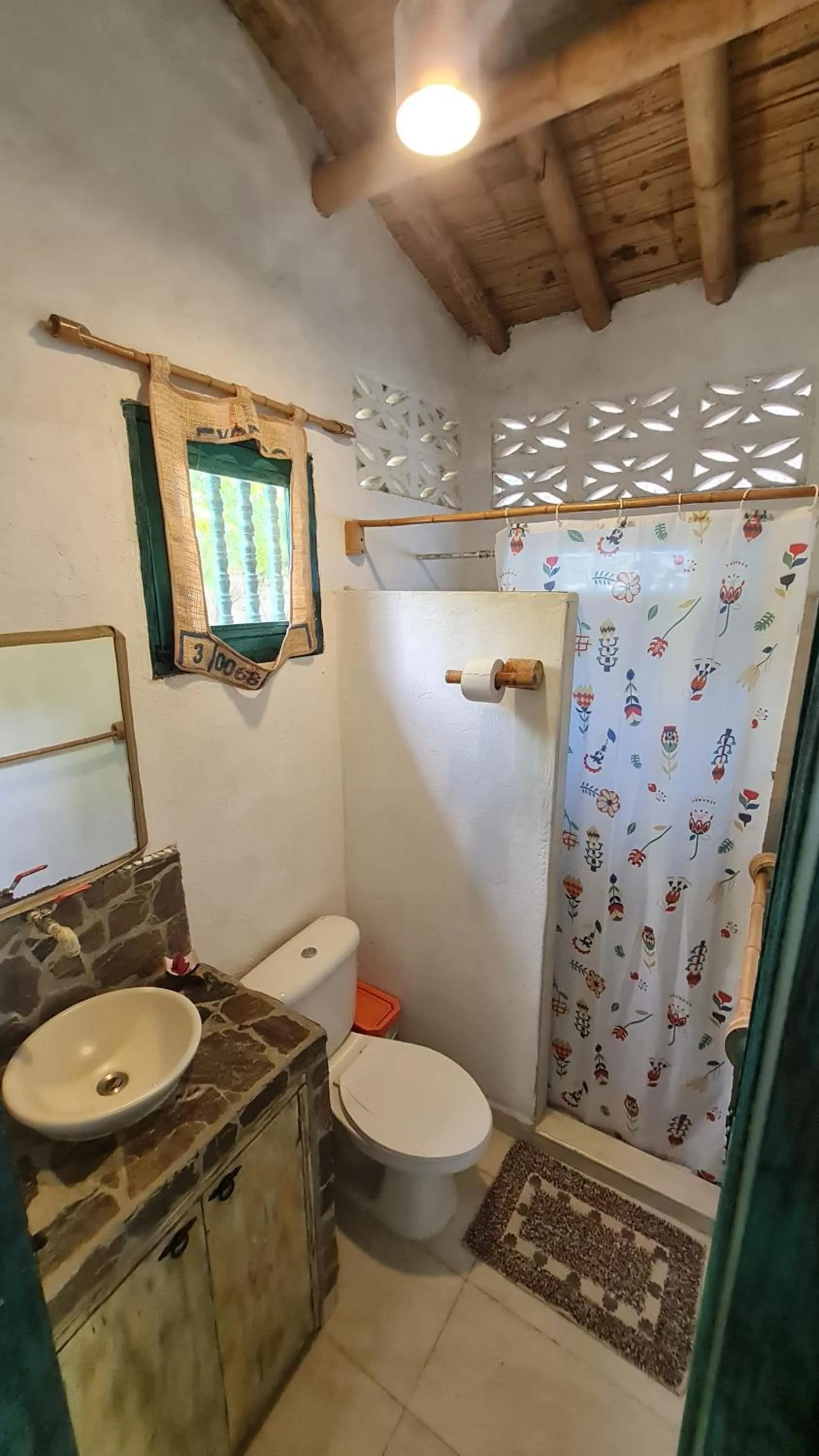 Shower in Eco-Hotel Chevere Beach