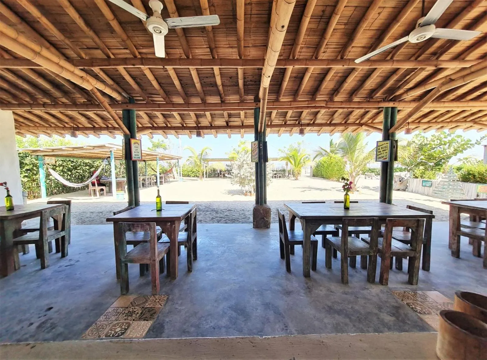 Restaurant/places to eat in Eco-Hotel Chevere Beach