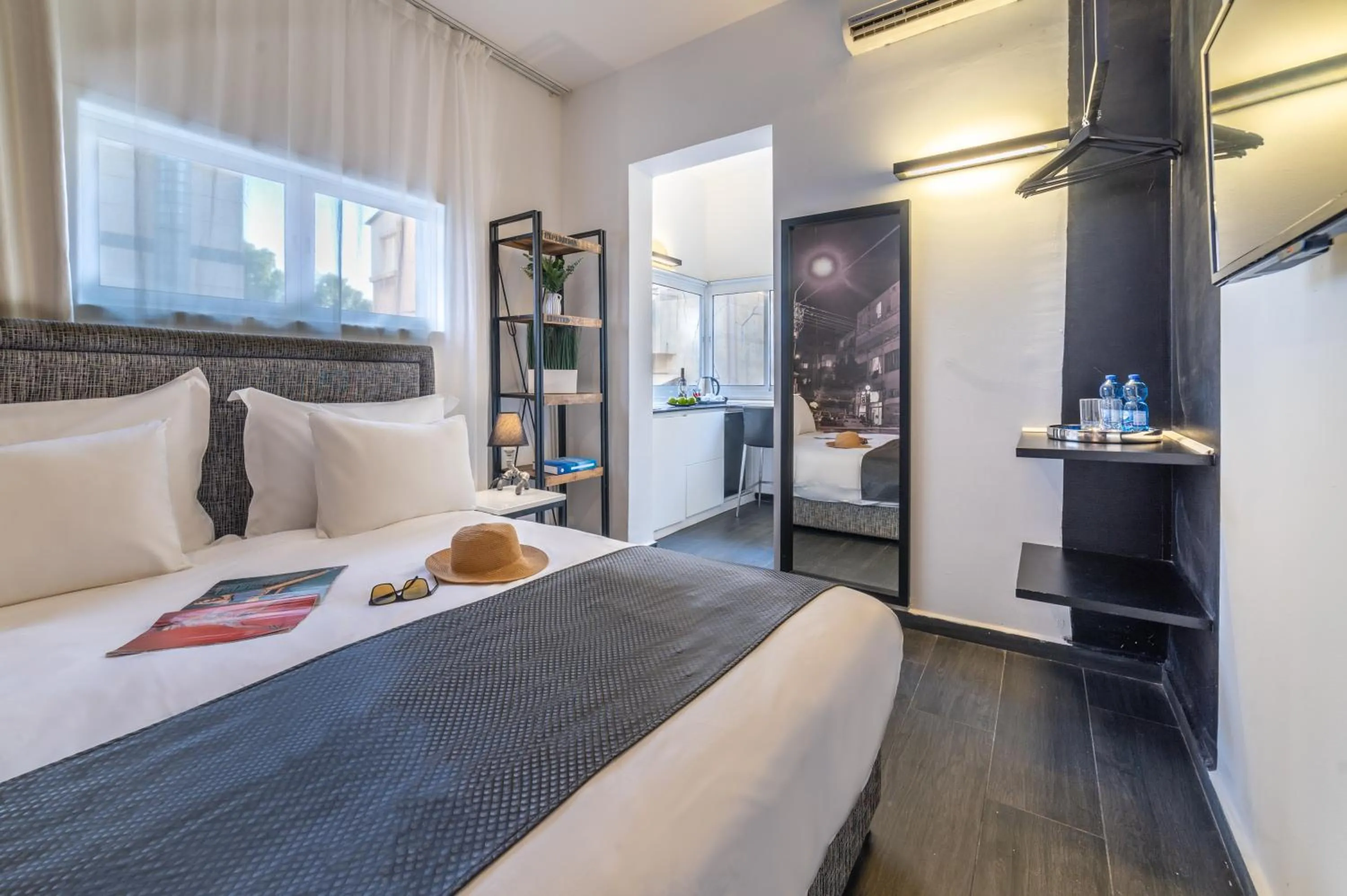 Photo of the whole room, Bed in Dizengoff Avenue Boutique Hotel