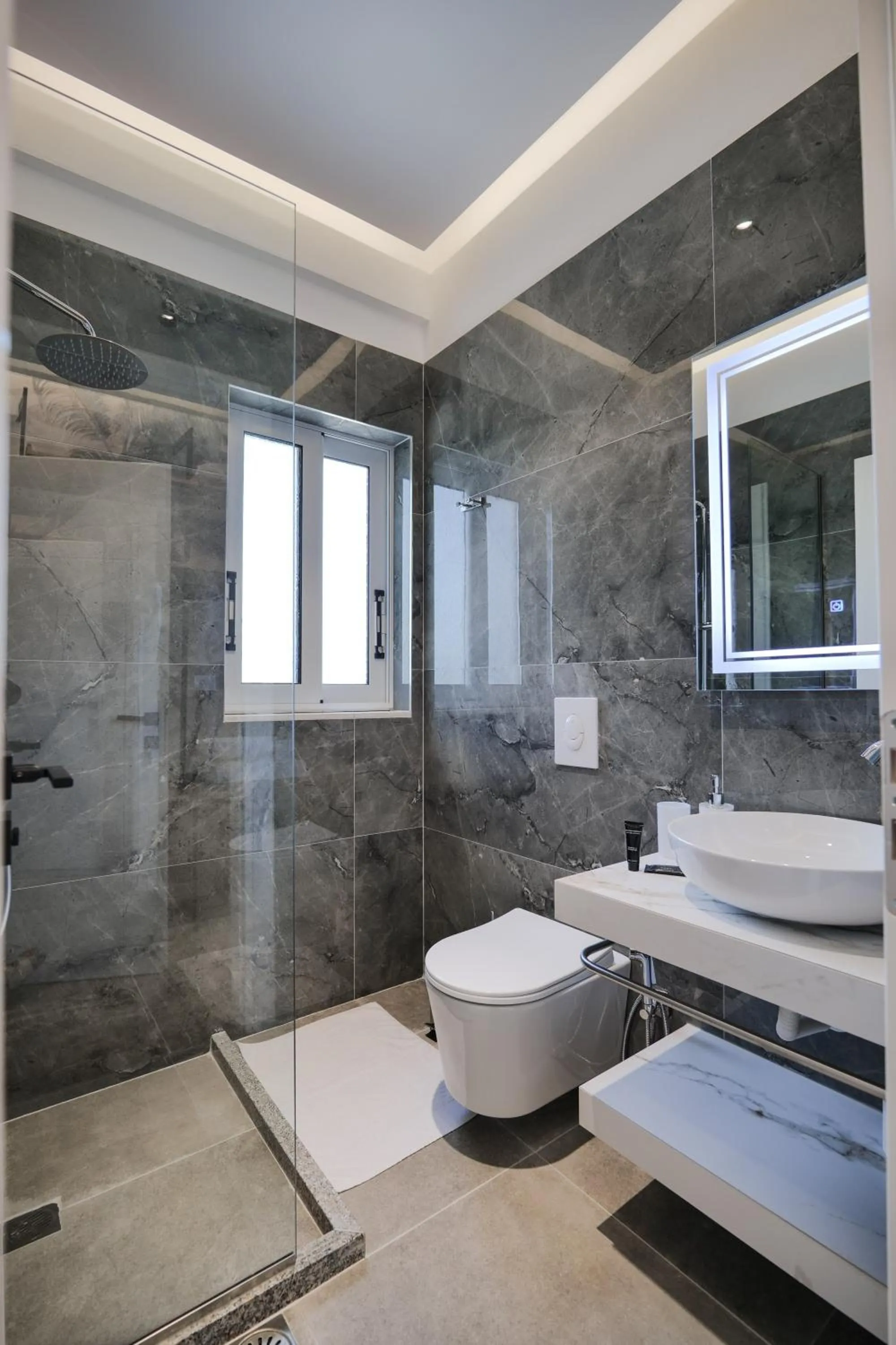 Shower in La Maison Boutique Hotel