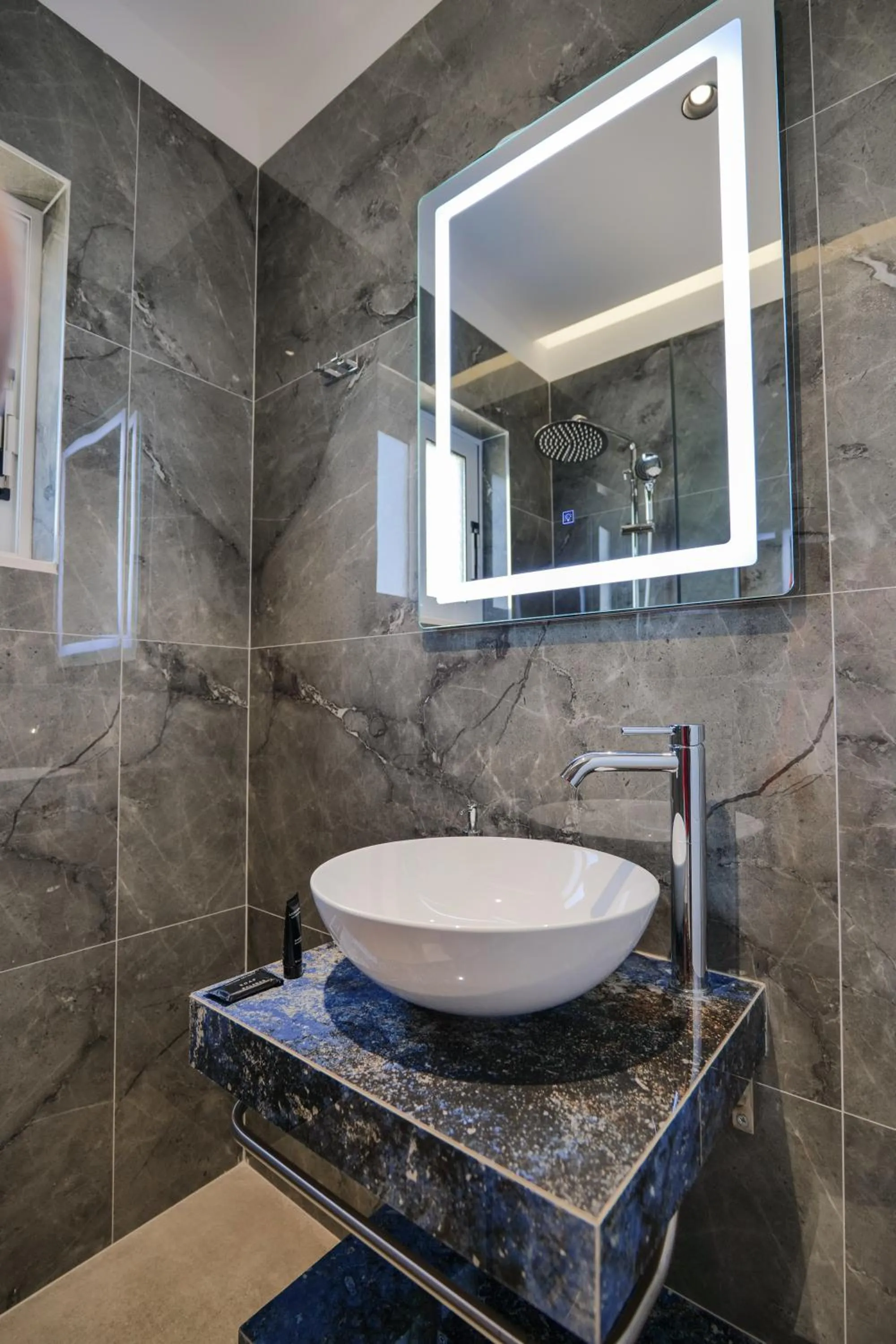 Shower in La Maison Boutique Hotel