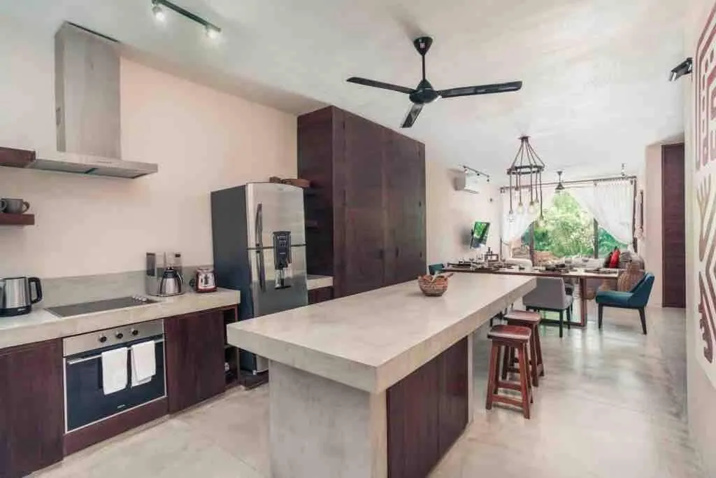 Kitchen or kitchenette in Luxury 2 BDR 2 BTH 2 Bikes Jacuzzi FibOptic WiFi.