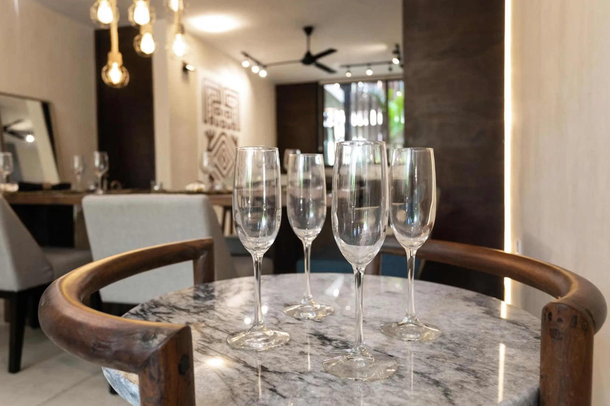 Dining area in Luxury 2 BDR 2 BTH 2 Bikes Jacuzzi FibOptic WiFi.