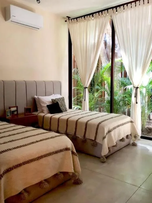 Bedroom, Bed in Luxury 2 BDR 2 BTH 2 Bikes Jacuzzi FibOptic WiFi.