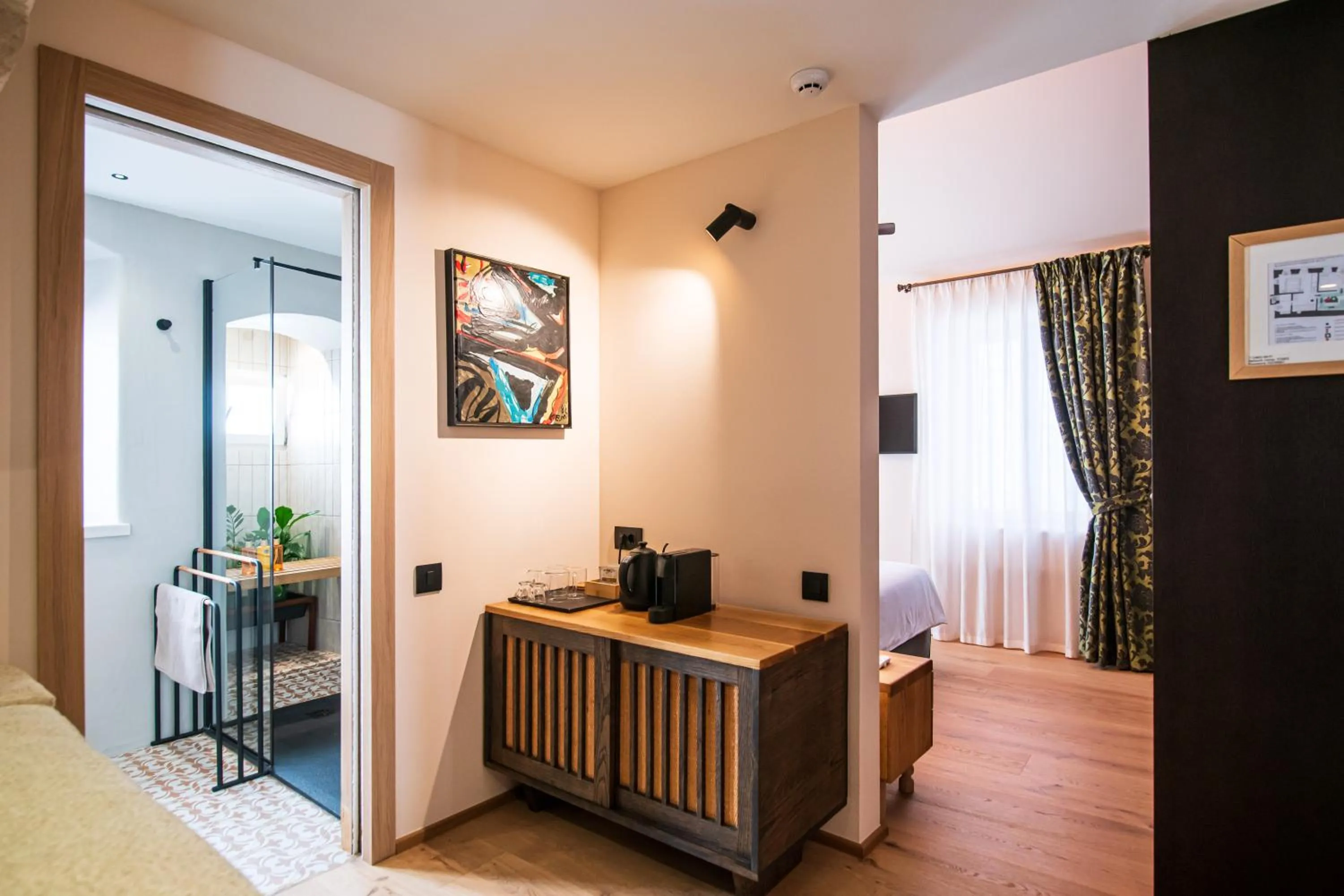 Living room, Bed in 7oaks Noble House