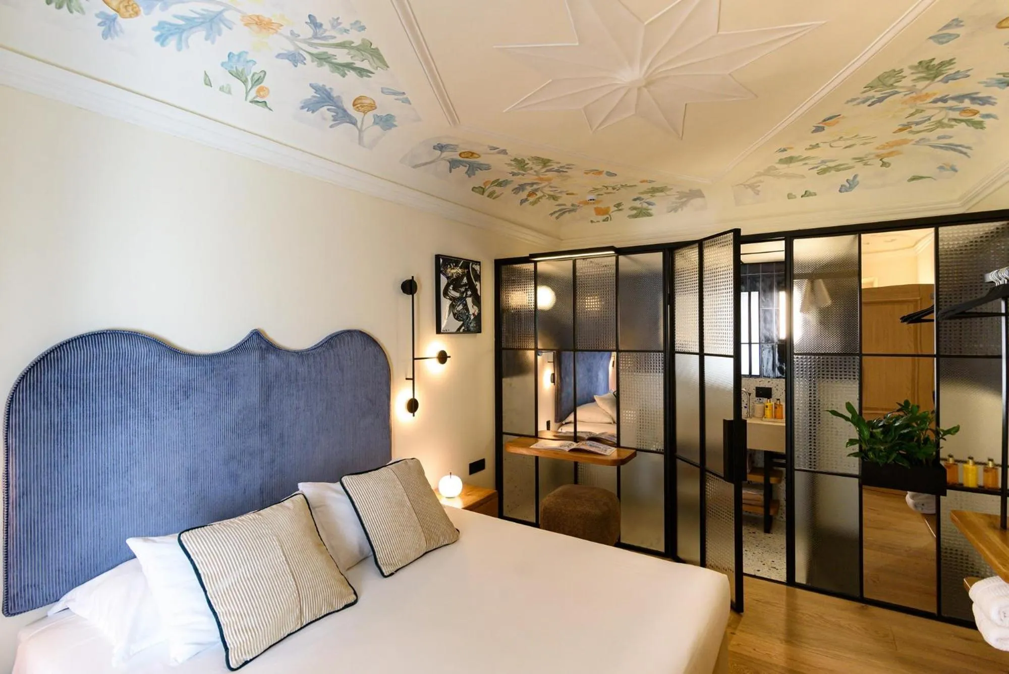 Bed in 7oaks Noble House