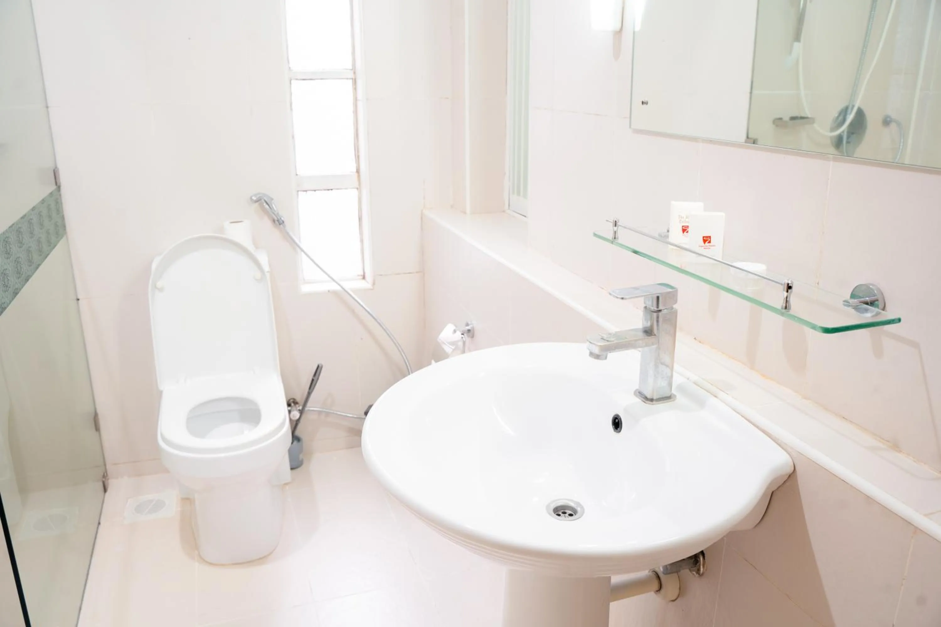 Shower in West Wood Hotel