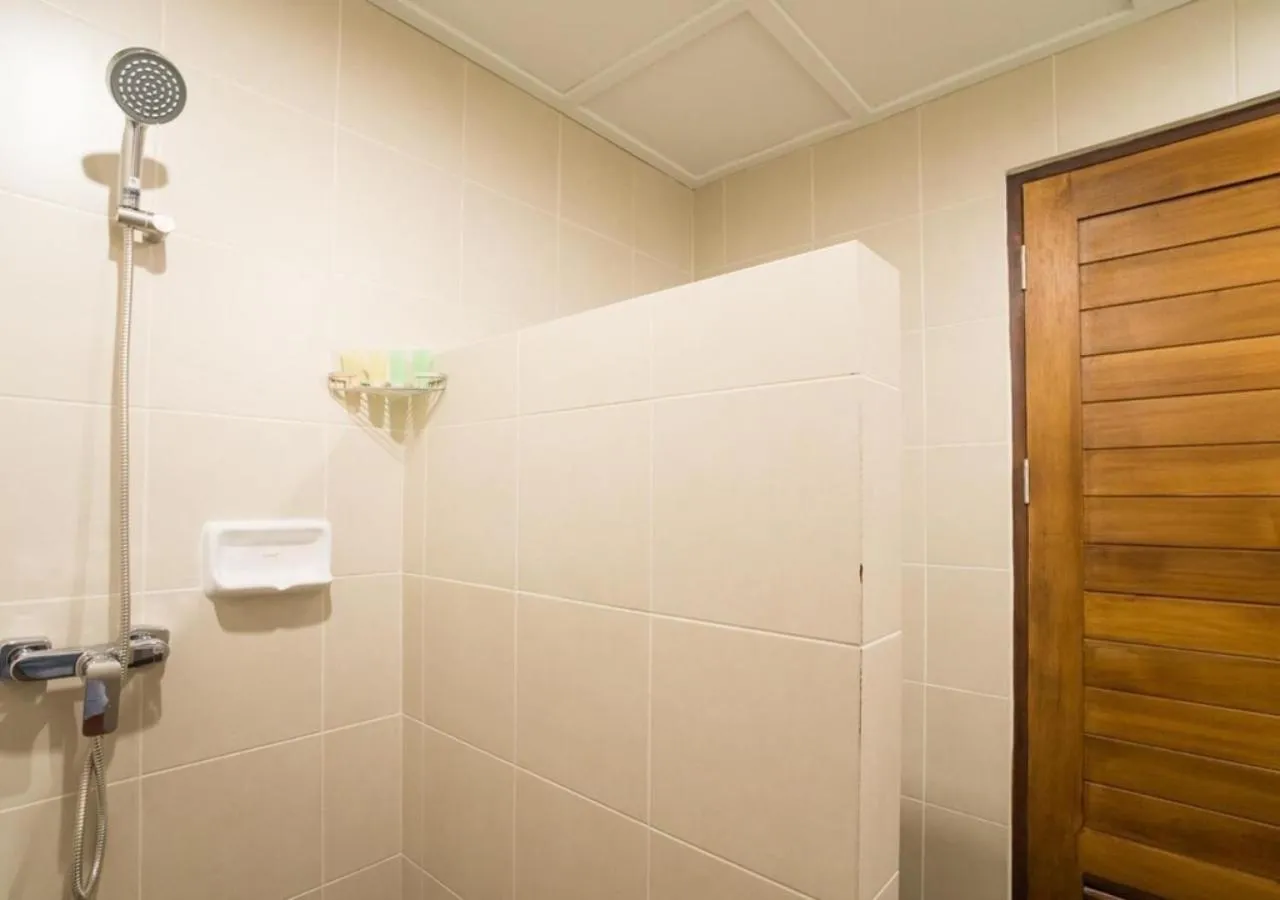 Shower in Savotel Hotel