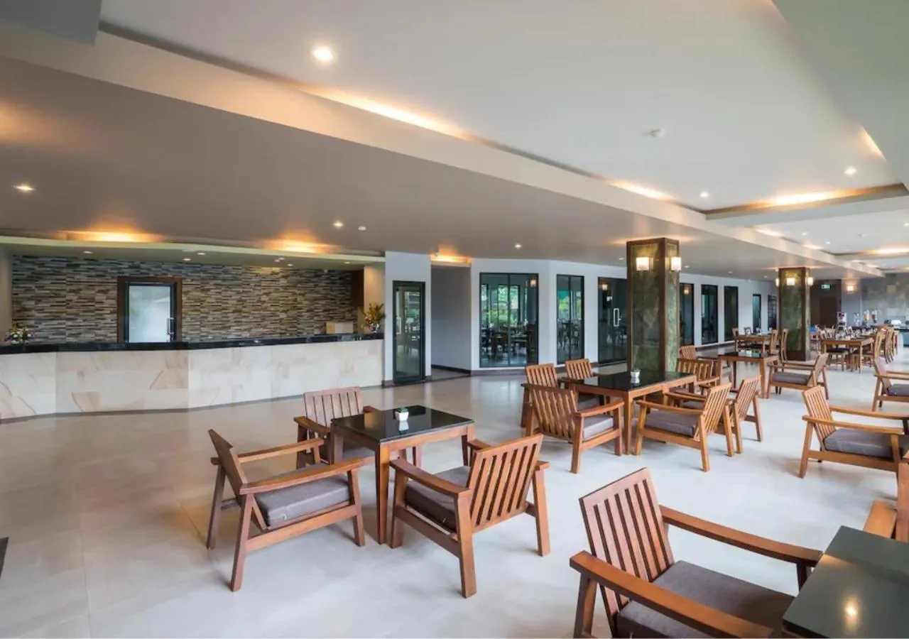 Restaurant/places to eat in Savotel Hotel